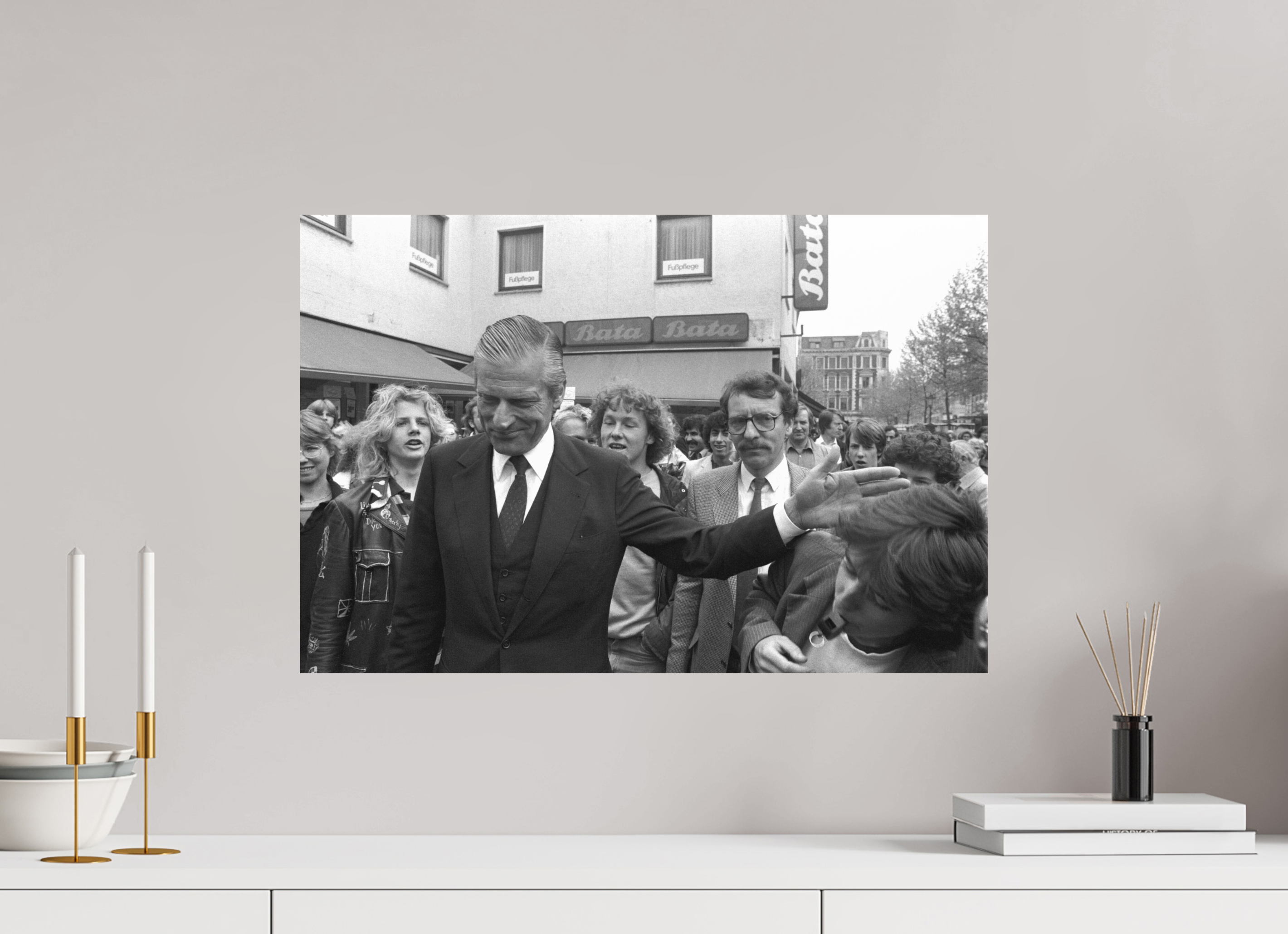 60 x 40 cm, 2. Foto auf Alu-Dibond Johannes Hartmann: Auftritt Walter Leisler-Kiep (S/W-Foto)