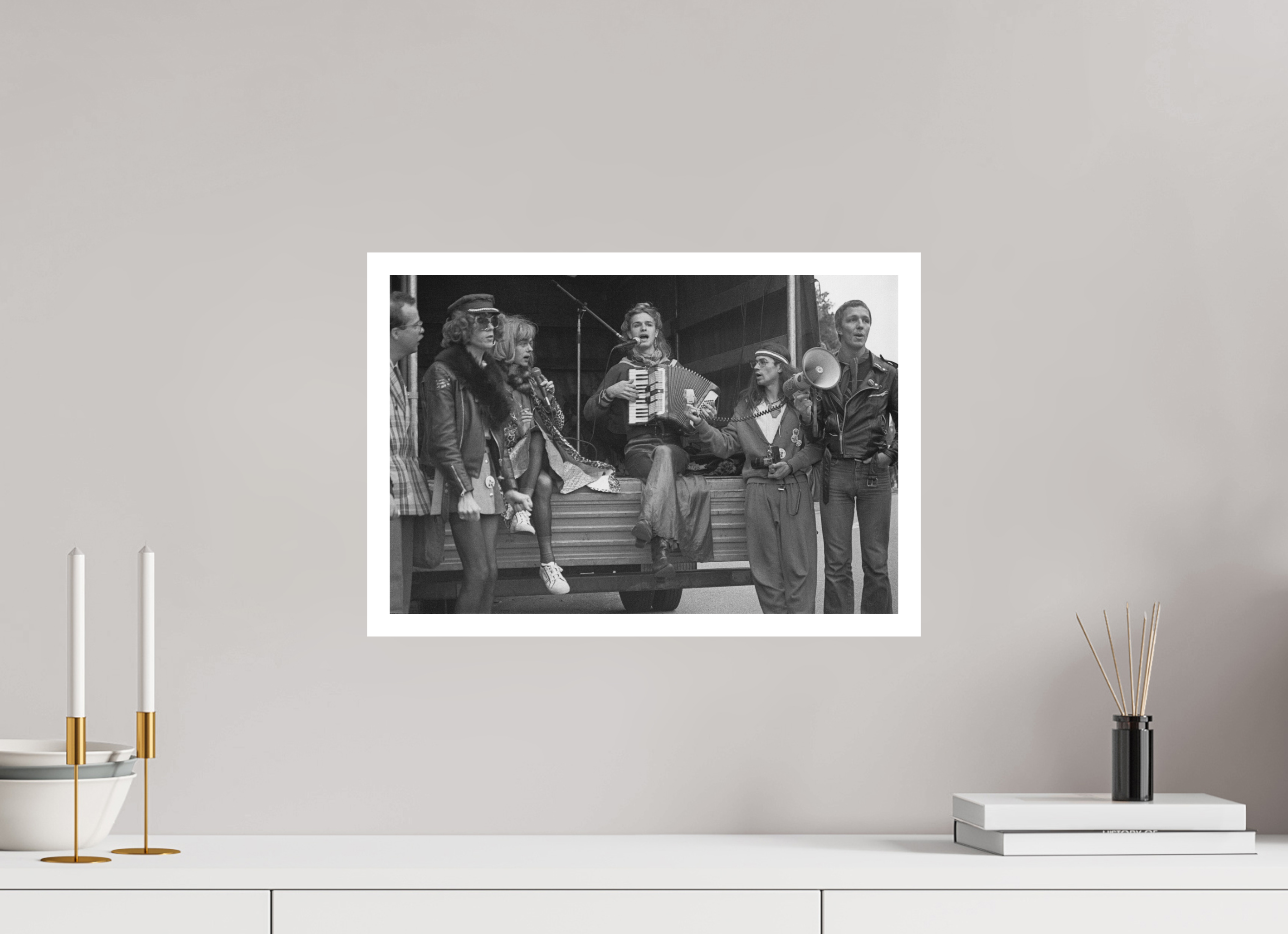 45 x 30 cm, 1. Foto mit Weißrand Johannes Hartmann: Christopher Street Day 1981 – 1 (S/W-Foto)