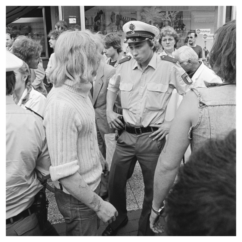 Main image Johannes Hartmann: Auge in Auge (S/W-Foto)