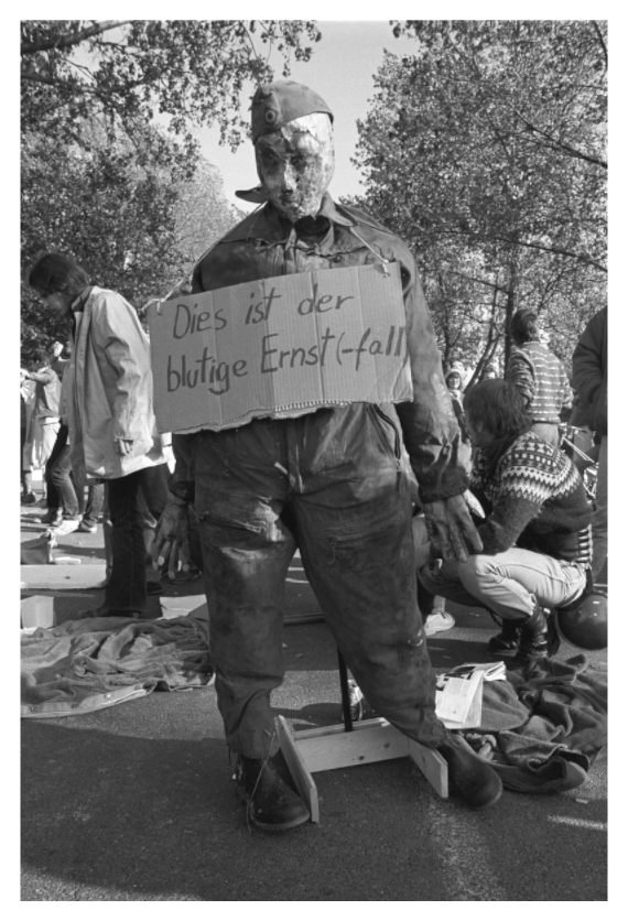 Main image Johannes Hartmann: Der blutige Ernst(-fall) (S/W-Foto)