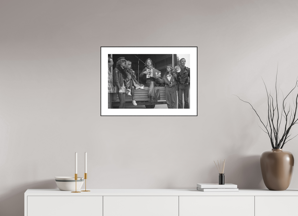 60 x 40 cm, 3b. Foto in ArtBox (4mm) mit Weißrand Johannes Hartmann: Christopher Street Day 1981 – 1 (S/W-Foto)