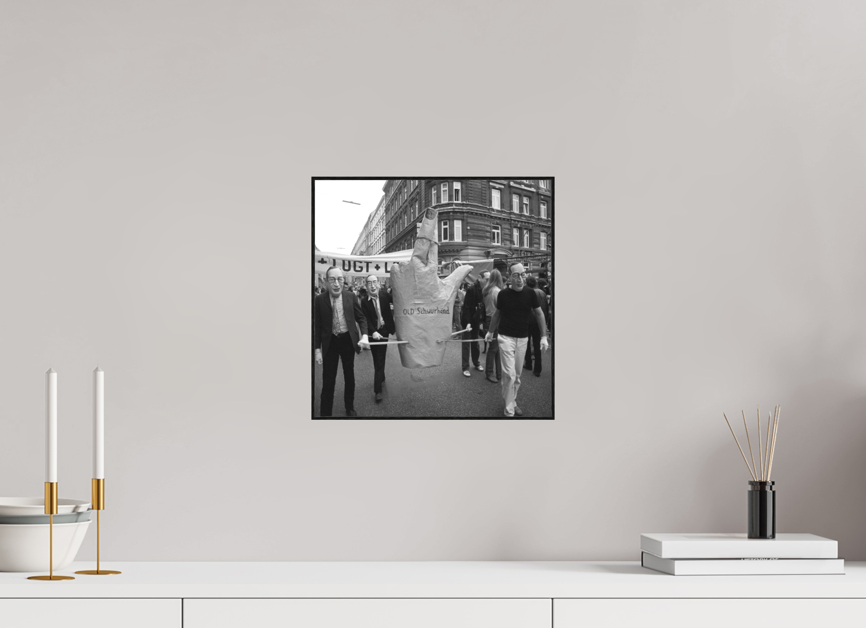 30 x 30 cm, 3a. Foto in ArtBox (4mm) Johannes Hartmann: Old Schwurhand (S/W-Foto)