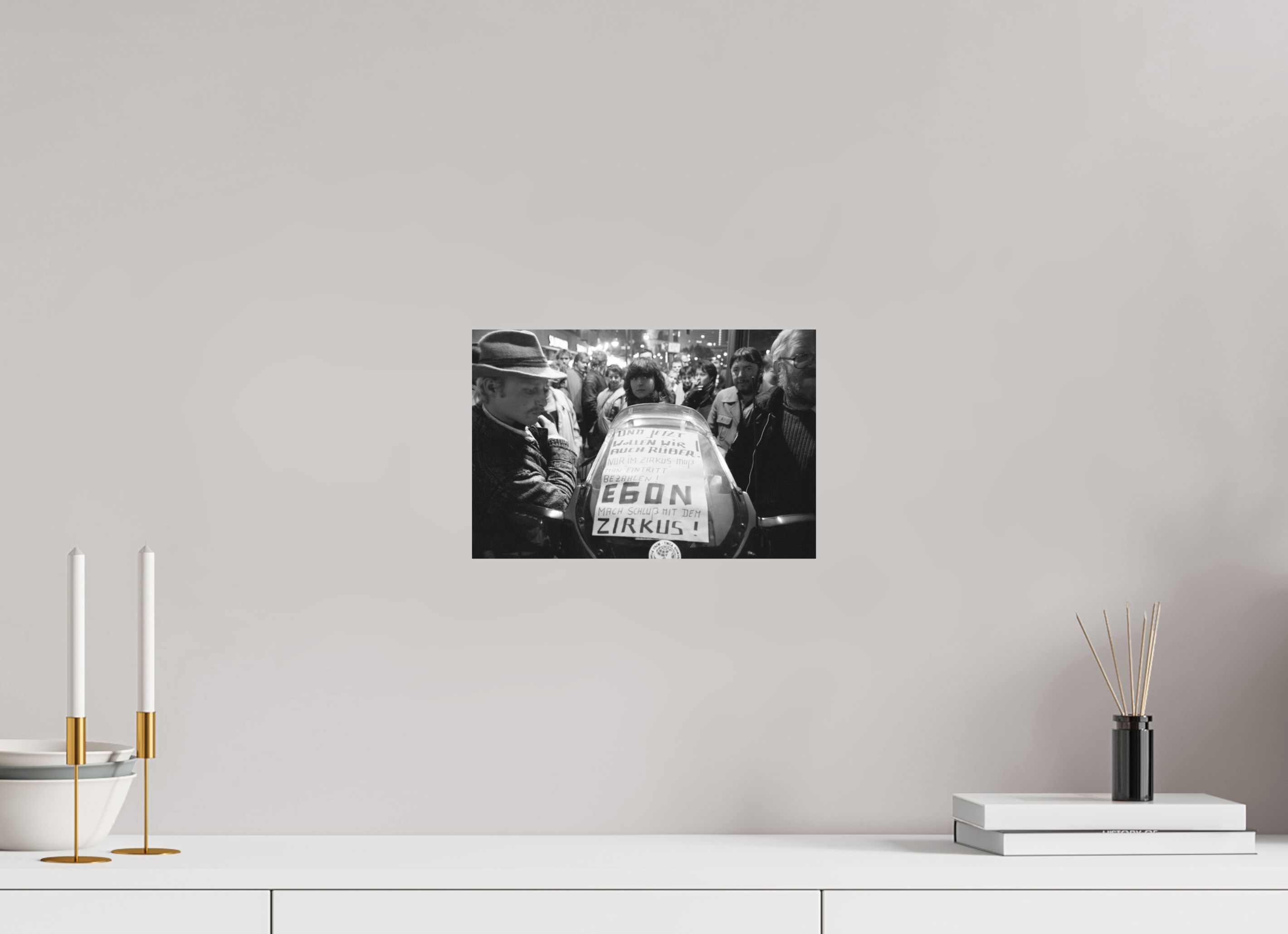 30 x 20 cm, 2. Foto auf Alu-Dibond Johannes Hartmann: Mach Schluss, Egon ! (S/W-Foto)