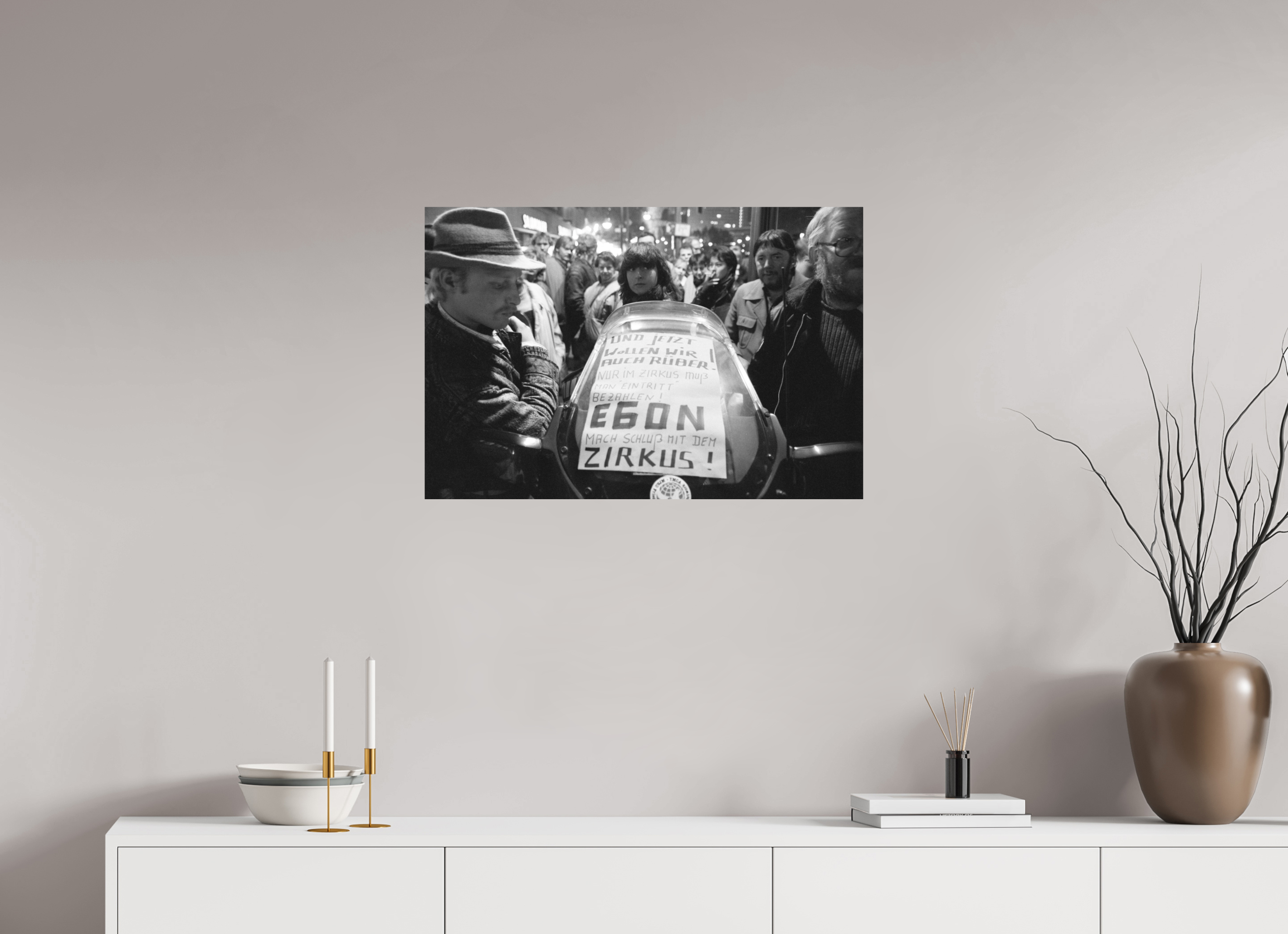 75 x 50 cm, 2. Foto auf Alu-Dibond Johannes Hartmann: Mach Schluss, Egon ! (S/W-Foto)