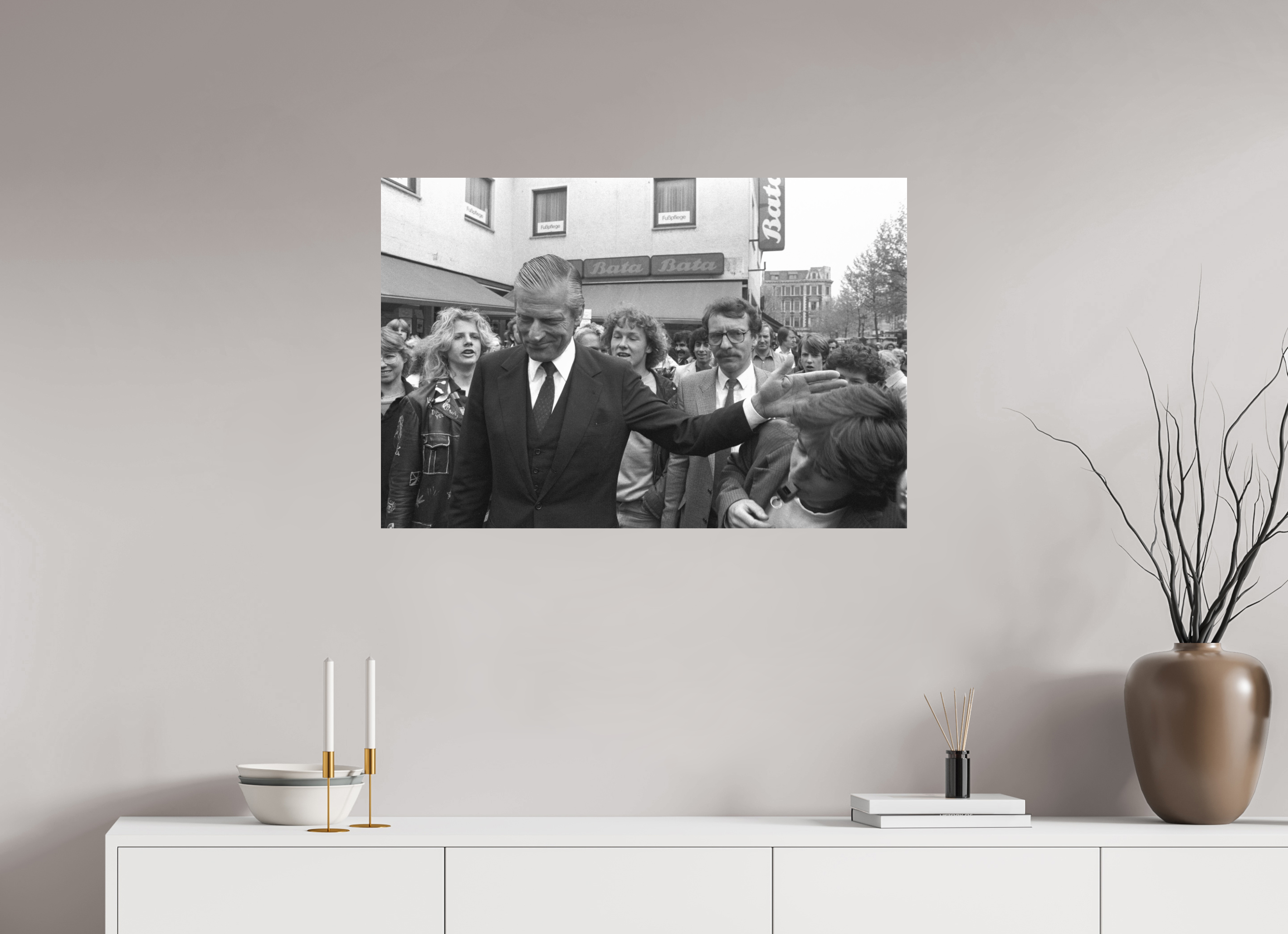 90 x 60 cm, 2. Foto auf Alu-Dibond Johannes Hartmann: Auftritt Walter Leisler-Kiep (S/W-Foto)