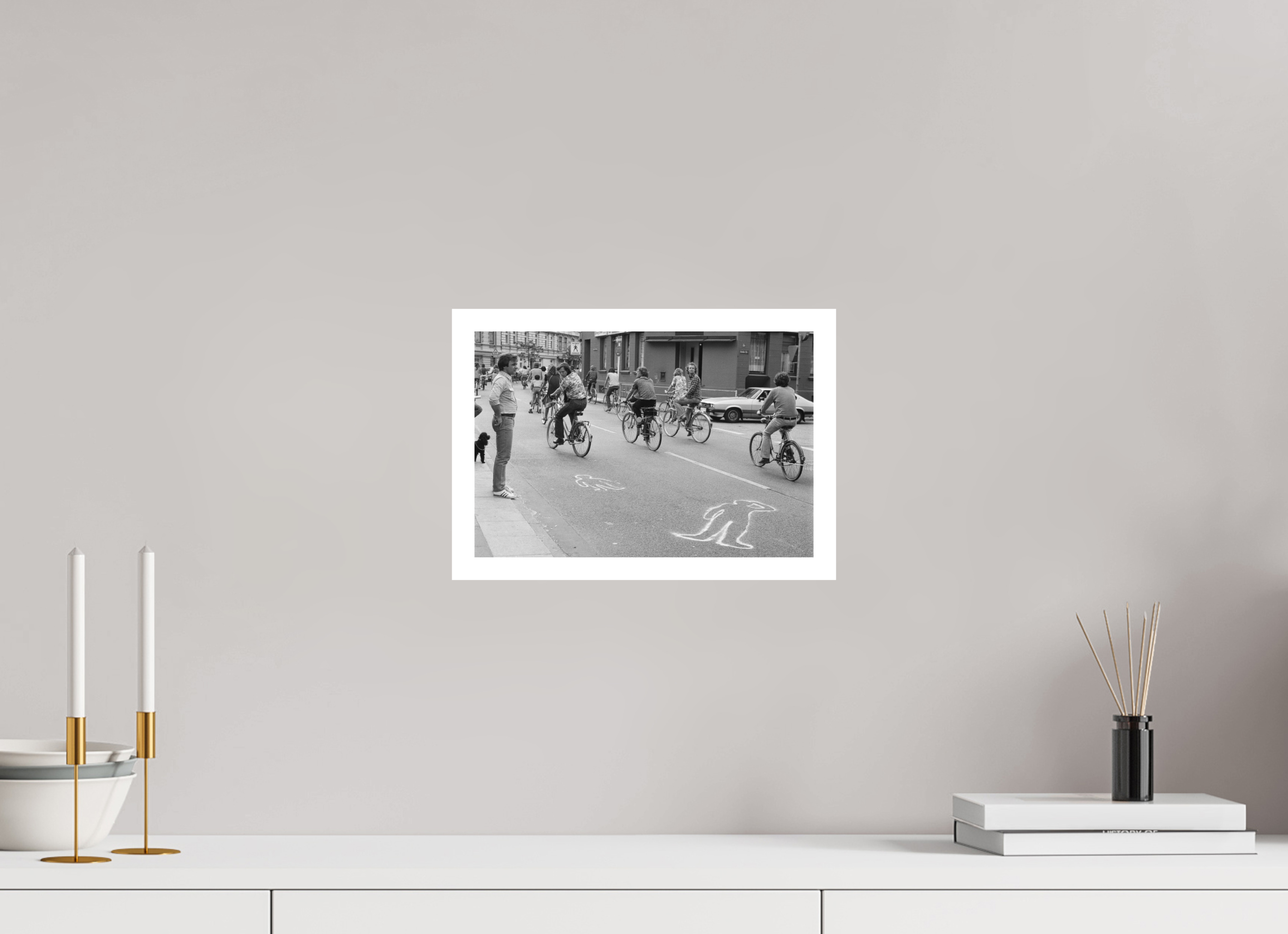 30 x 20 cm, 1. Foto mit Weißrand Johannes Hartmann: Schleichen statt Leichen 2 (S/W-Foto)