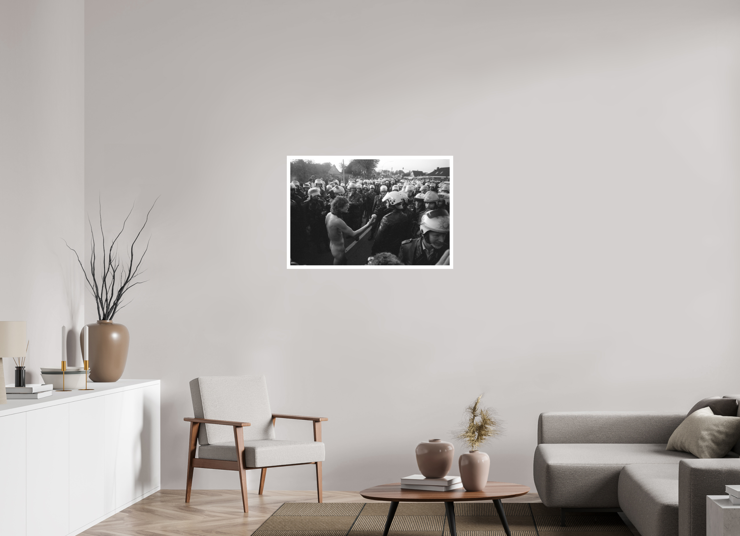 90 x 60 cm, 1. Foto mit Weißrand Johannes Hartmann: Adams Apfel (S/W-Foto)