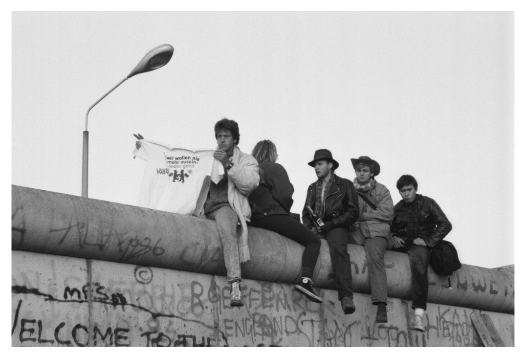 Main image Johannes Hartmann: Wir wollen nie mehr auseinander gehn (S/W-Foto)