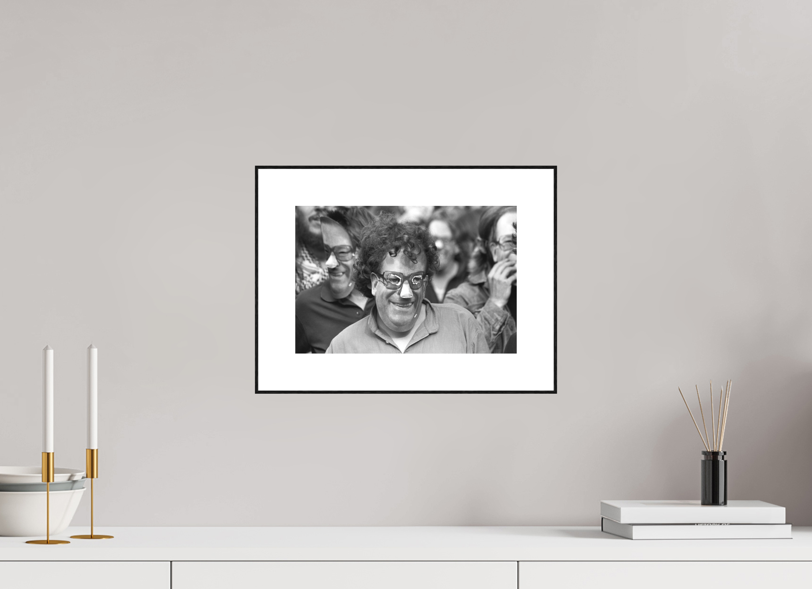 30 x 20 cm, 3b. Foto in ArtBox (4mm) mit Weißrand Johannes Hartmann: Zimmermann-Masken (S/W-Foto)