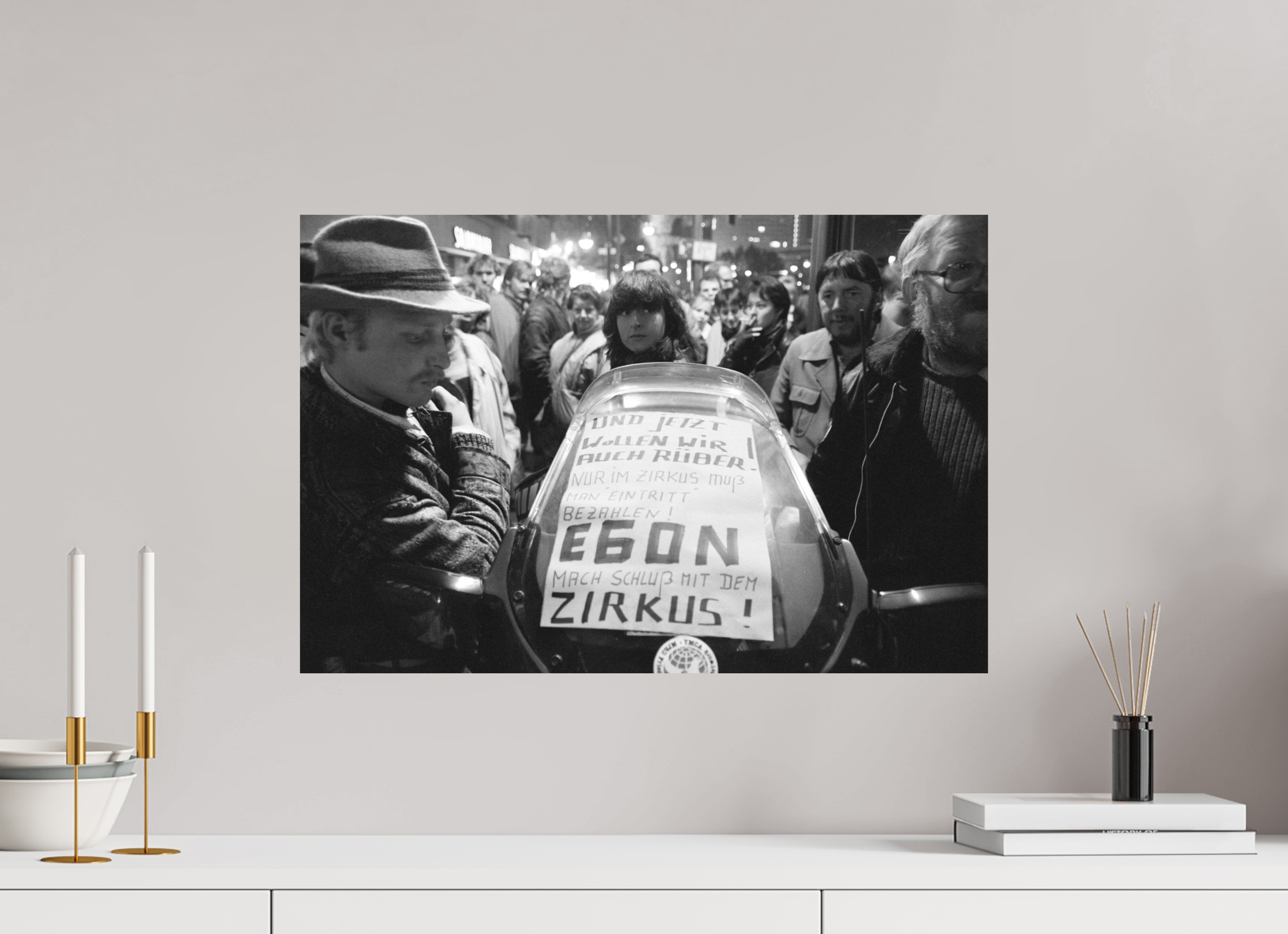 60 x 40 cm, 2. Foto auf Alu-Dibond Johannes Hartmann: Mach Schluss, Egon ! (S/W-Foto)