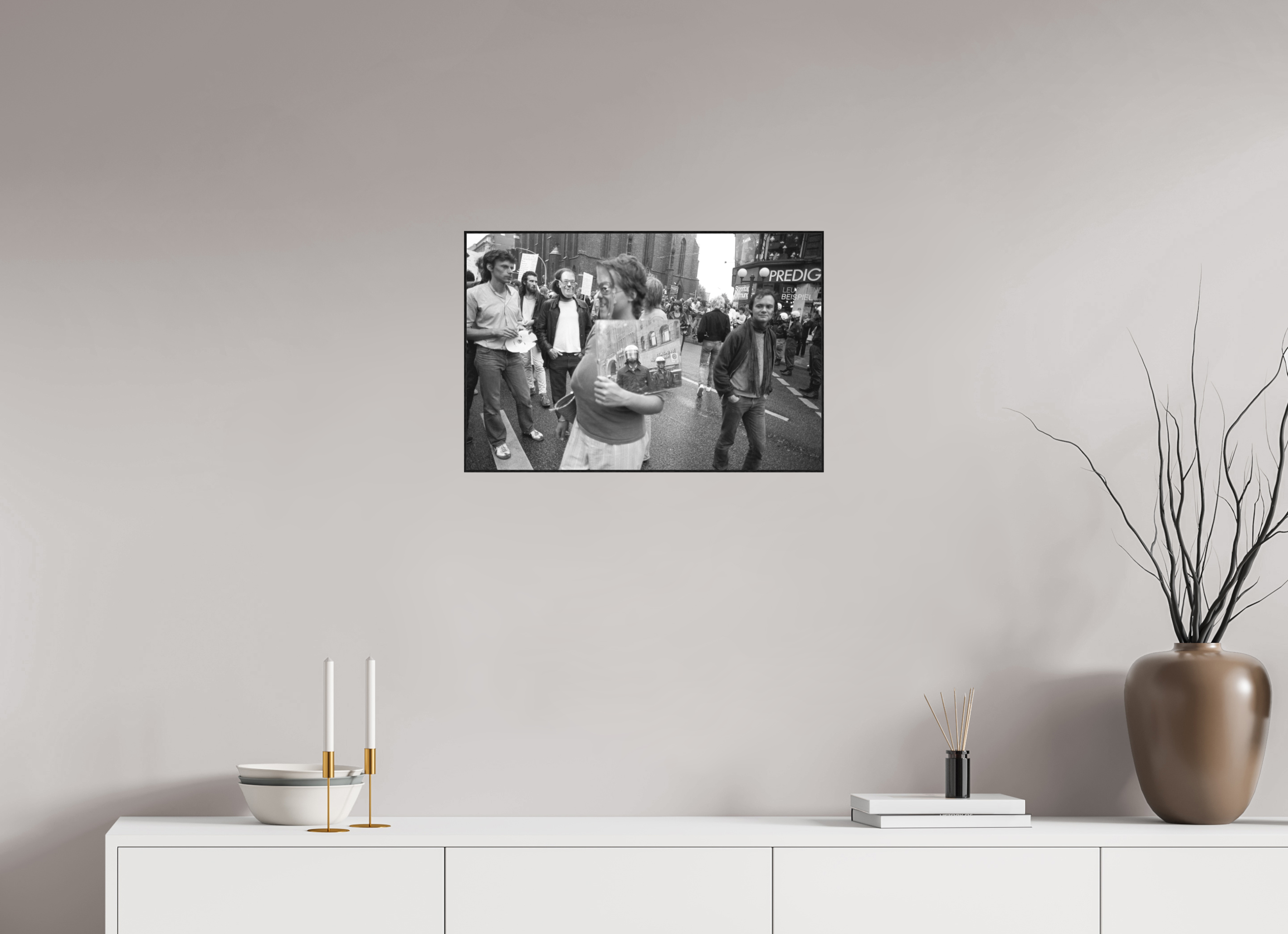 60 x 40 cm, 3a. Foto in ArtBox (4mm) Johannes Hartmann: Den Spiegel vorgehalten (S/W-Foto)