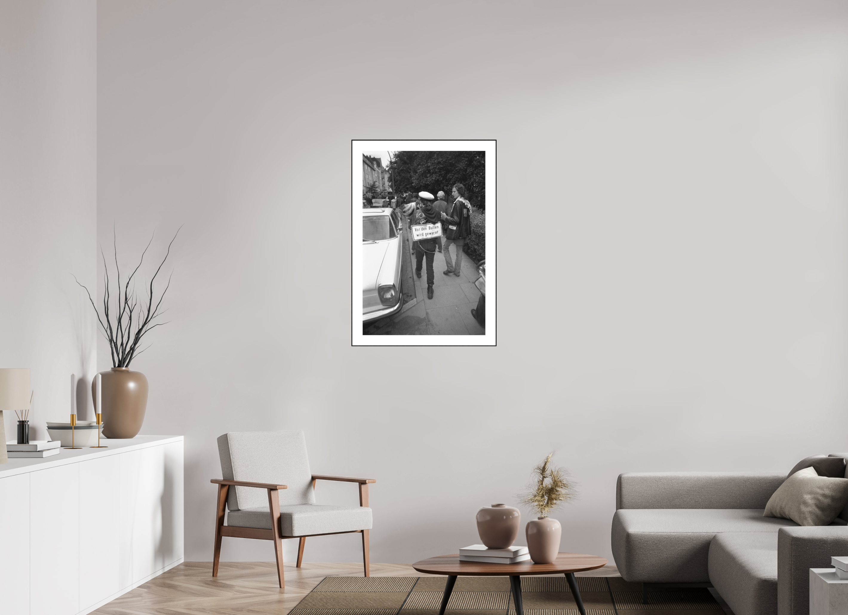 60 x 90 cm, 3b. Foto in ArtBox (4mm) mit Weißrand Johannes Hartmann: Vor den Bullen wird gewarnt (S/W-Foto)