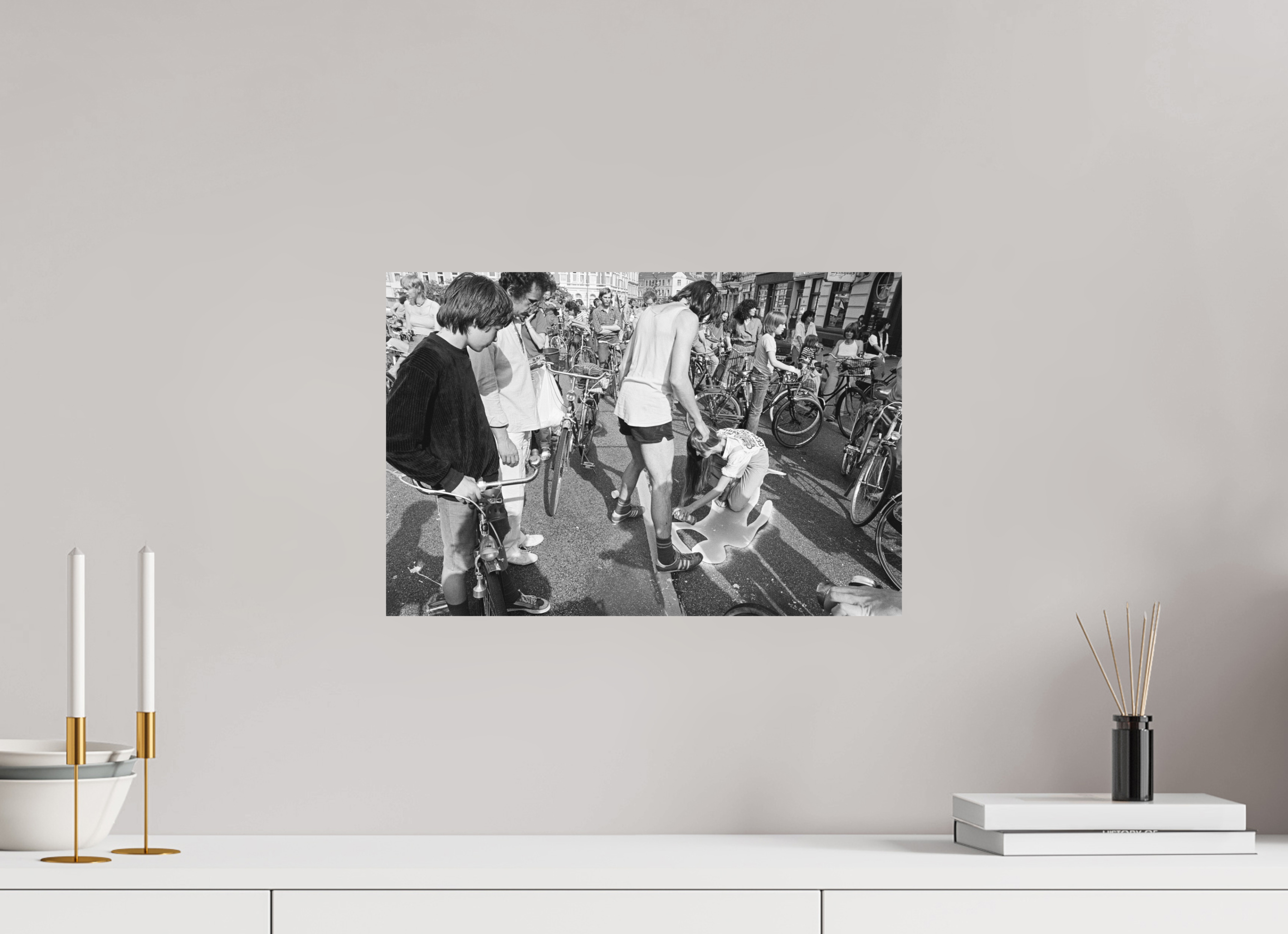 45 x 30 cm, 2. Foto auf Alu-Dibond Johannes Hartmann: Schleichen statt Leichen 1 (S/W-Foto)