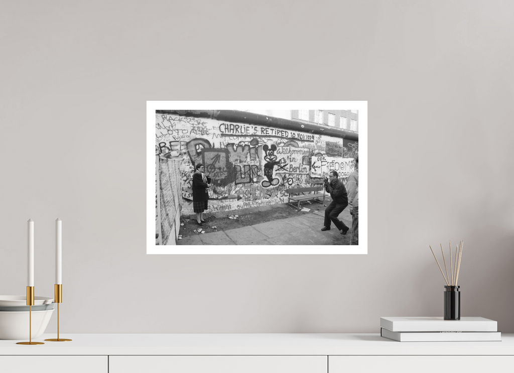 45 x 30 cm, 1. Foto mit Weißrand Johannes Hartmann: Ein Schnappschuss für's Fotoalbum (S/W-Foto)