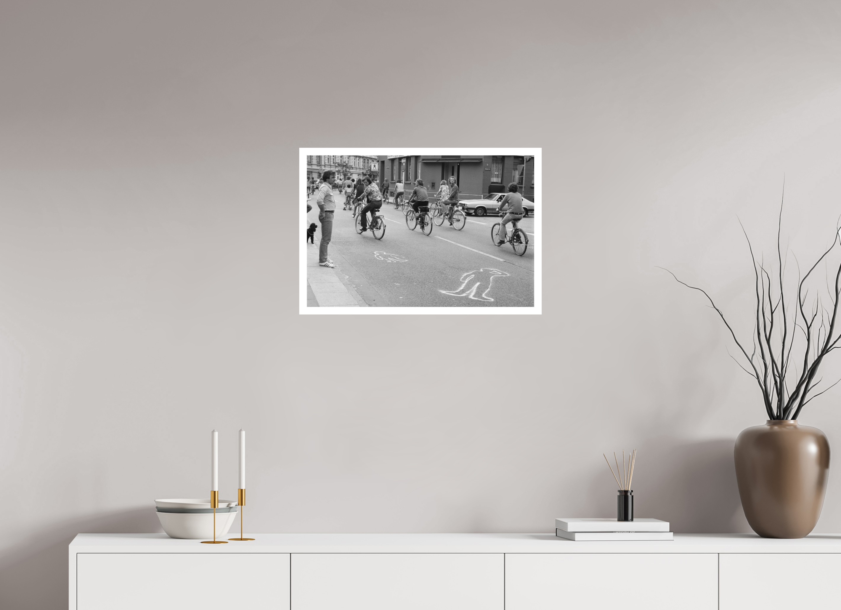 60 x 40 cm, 1. Foto mit Weißrand Johannes Hartmann: Schleichen statt Leichen 2 (S/W-Foto)