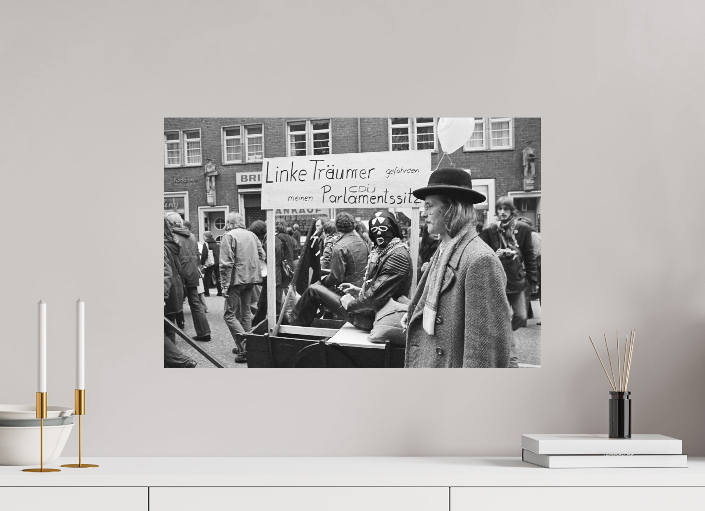 60 x 40 cm, 2. Foto auf Alu-Dibond Johannes Hartmann: Linke Träumer gefährden meinen CDU-Parlamentssitz (S/W-Foto)