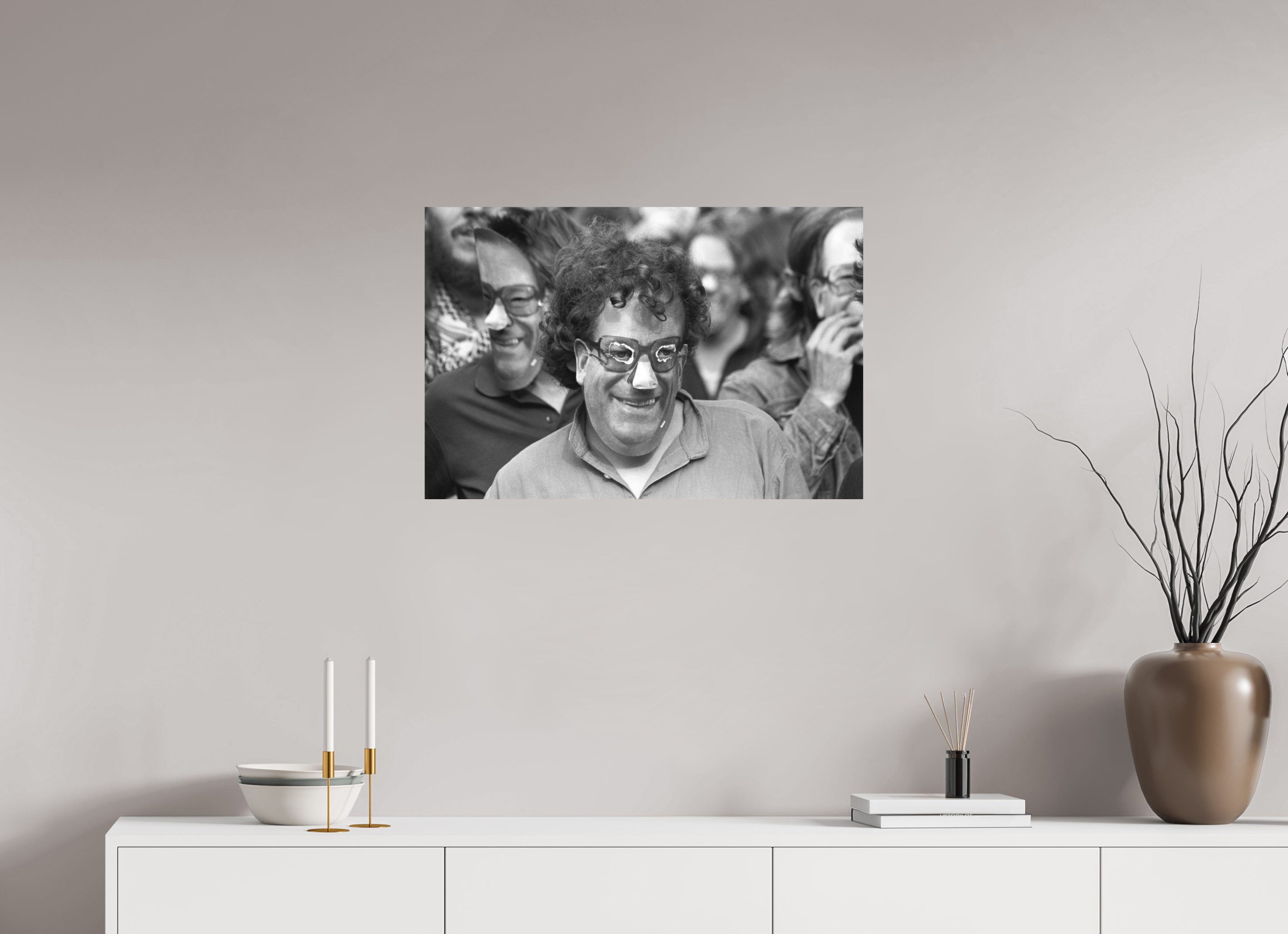 75 x 50 cm, 2. Foto auf Alu-Dibond Johannes Hartmann: Zimmermann-Masken (S/W-Foto)