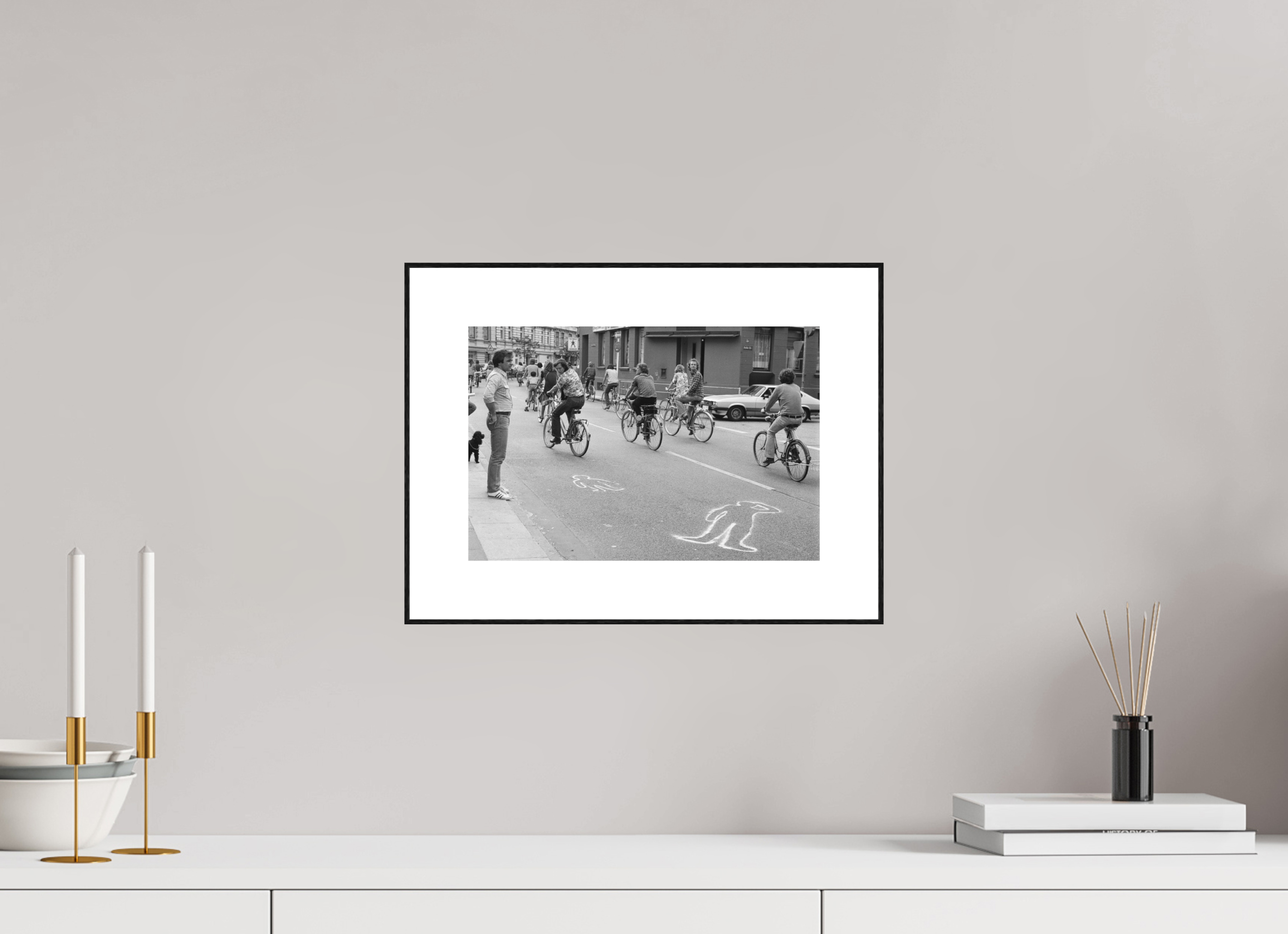 30 x 20 cm, 3b. Foto in ArtBox (4mm) mit Weißrand Johannes Hartmann: Schleichen statt Leichen 2 (S/W-Foto)