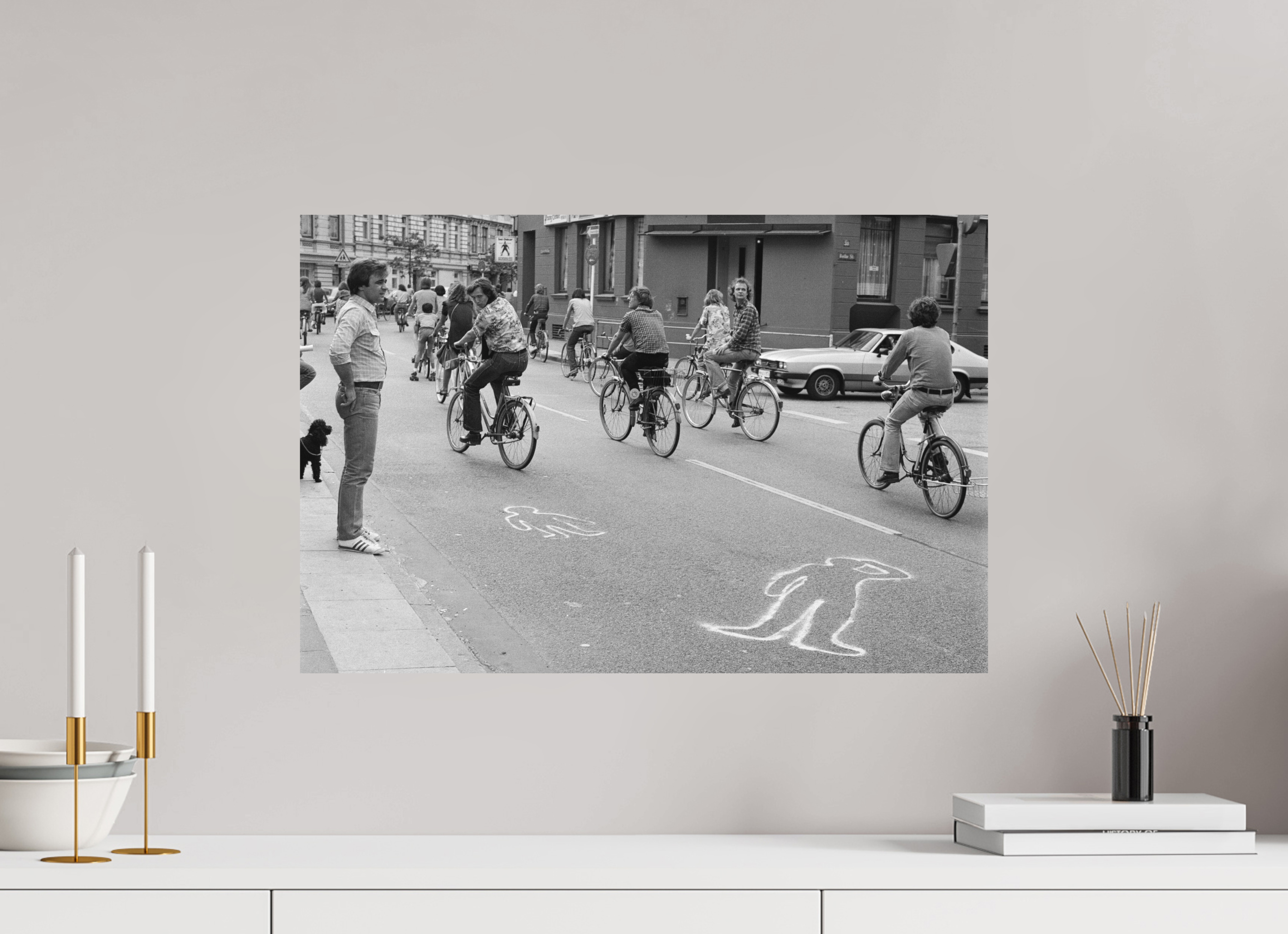 60 x 40 cm, 2. Foto auf Alu-Dibond Johannes Hartmann: Schleichen statt Leichen 2 (S/W-Foto)