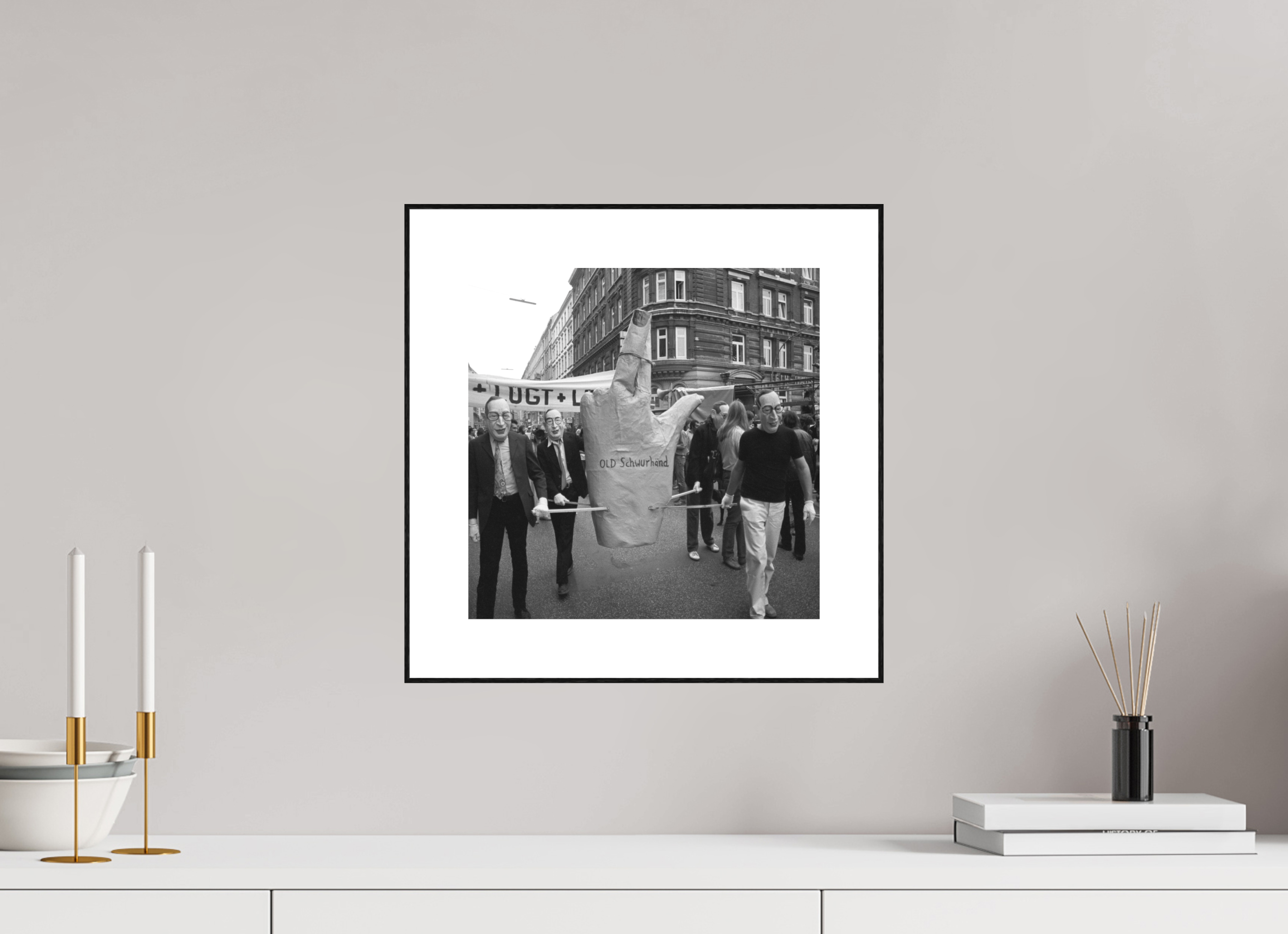 30 x 30 cm, 3b. Foto in ArtBox (4mm) mit Weißrand Johannes Hartmann: Old Schwurhand (S/W-Foto)