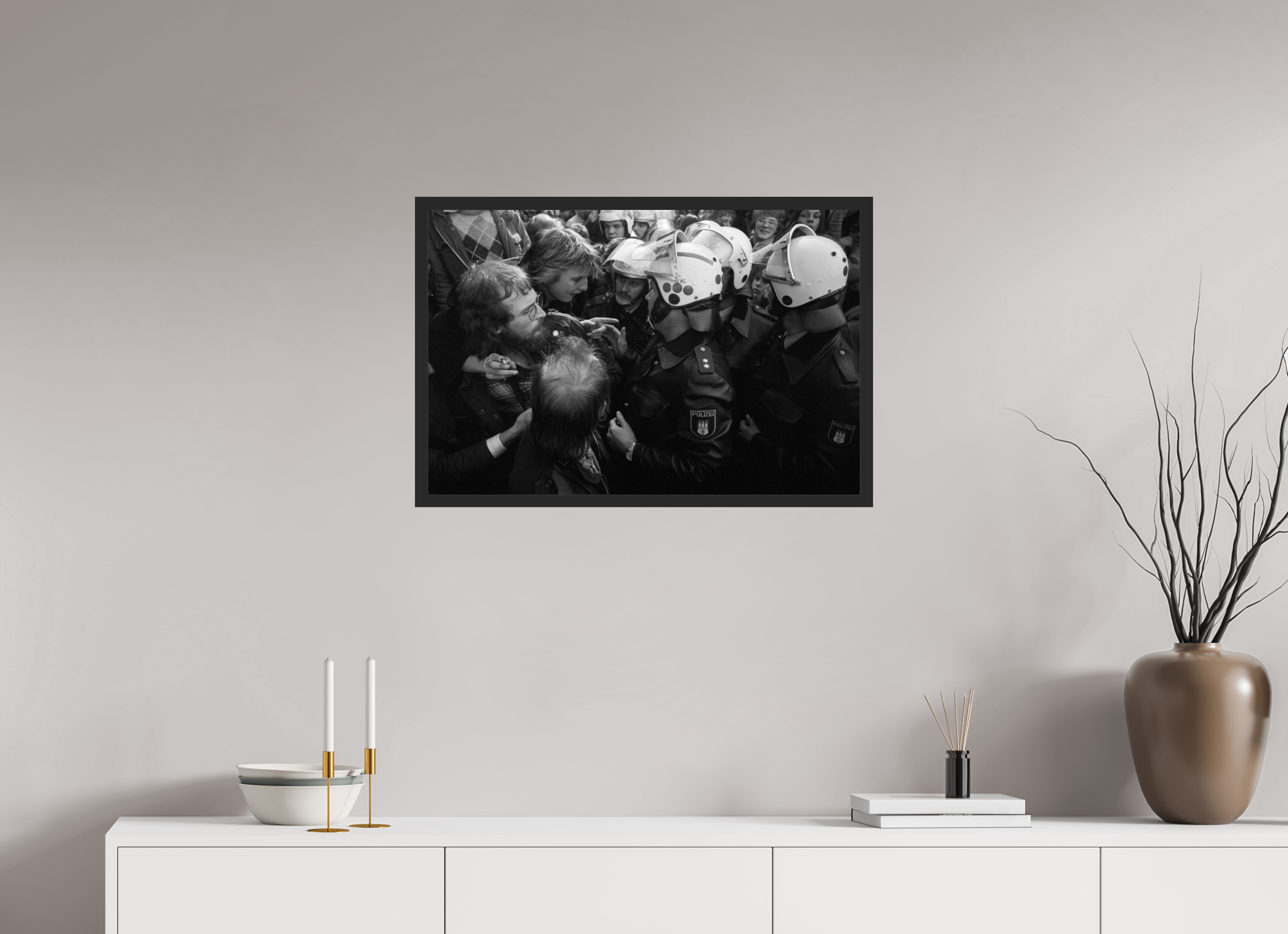 75 x 50 cm, 4a. Foto im Holz-Rahmen (20mm) Johannes Hartmann: Unerschrocken (S/W-Foto)