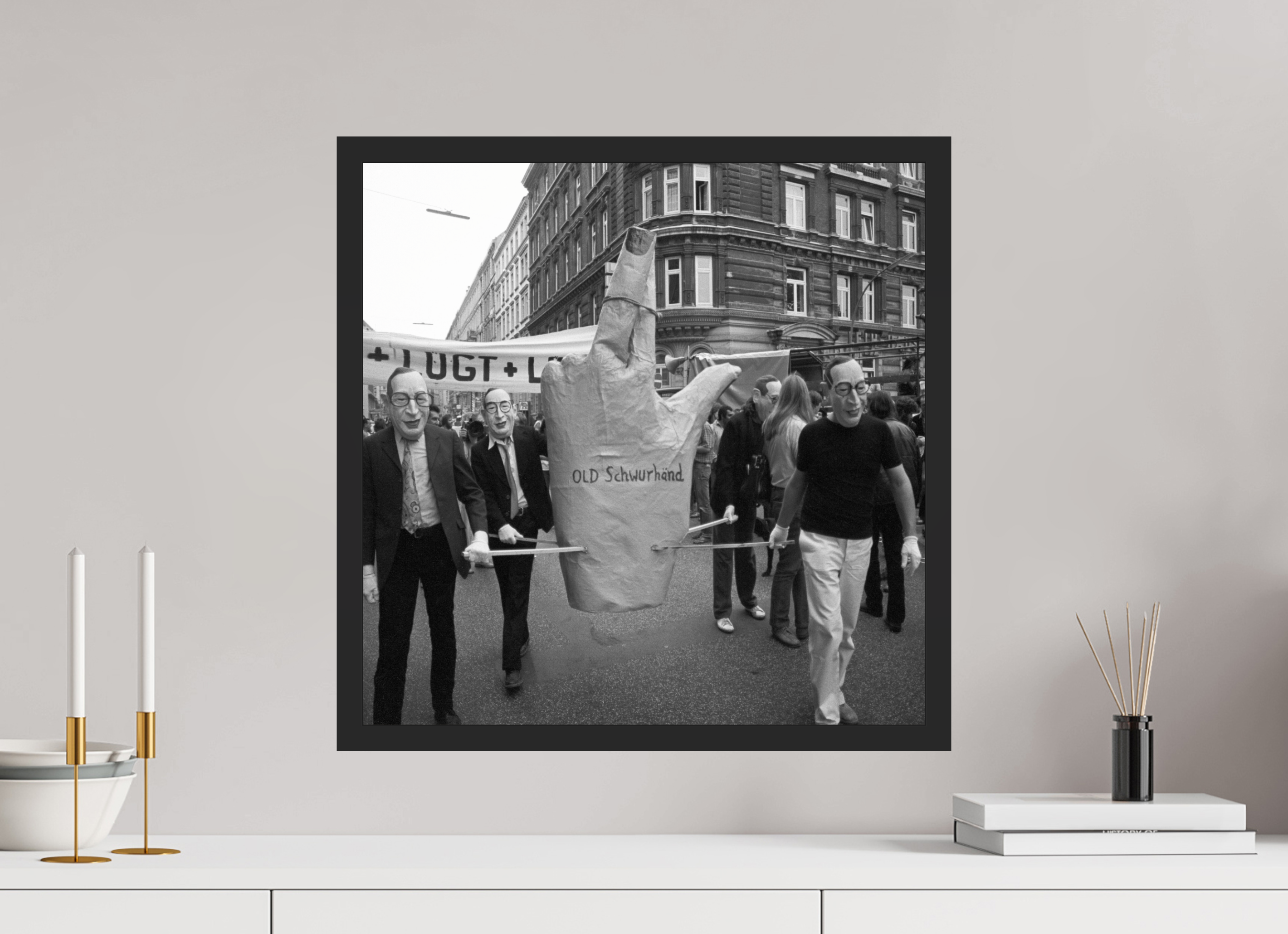 50 x 50 cm, 4a. Foto im Holz-Rahmen (20mm) Johannes Hartmann: Old Schwurhand (S/W-Foto)