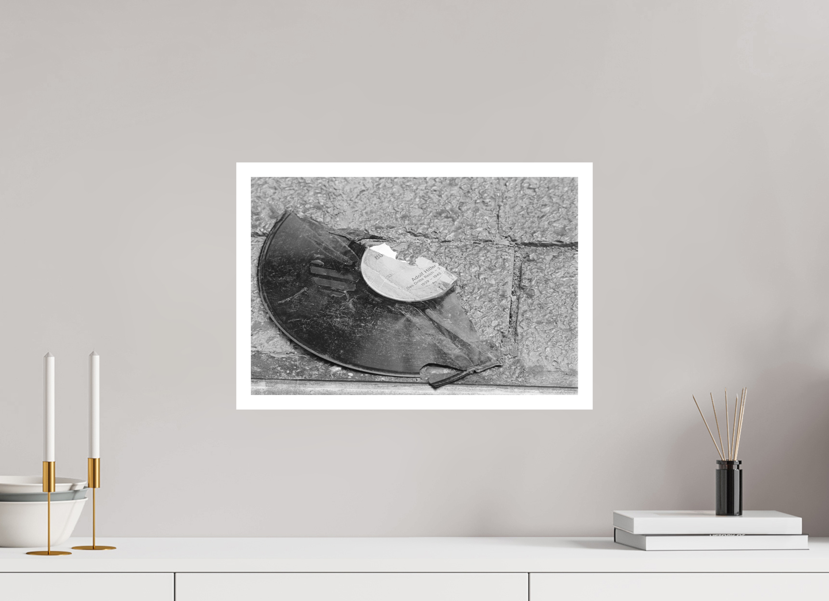 45 x 30 cm, 1. Foto mit Weißrand Nie wieder… (3)