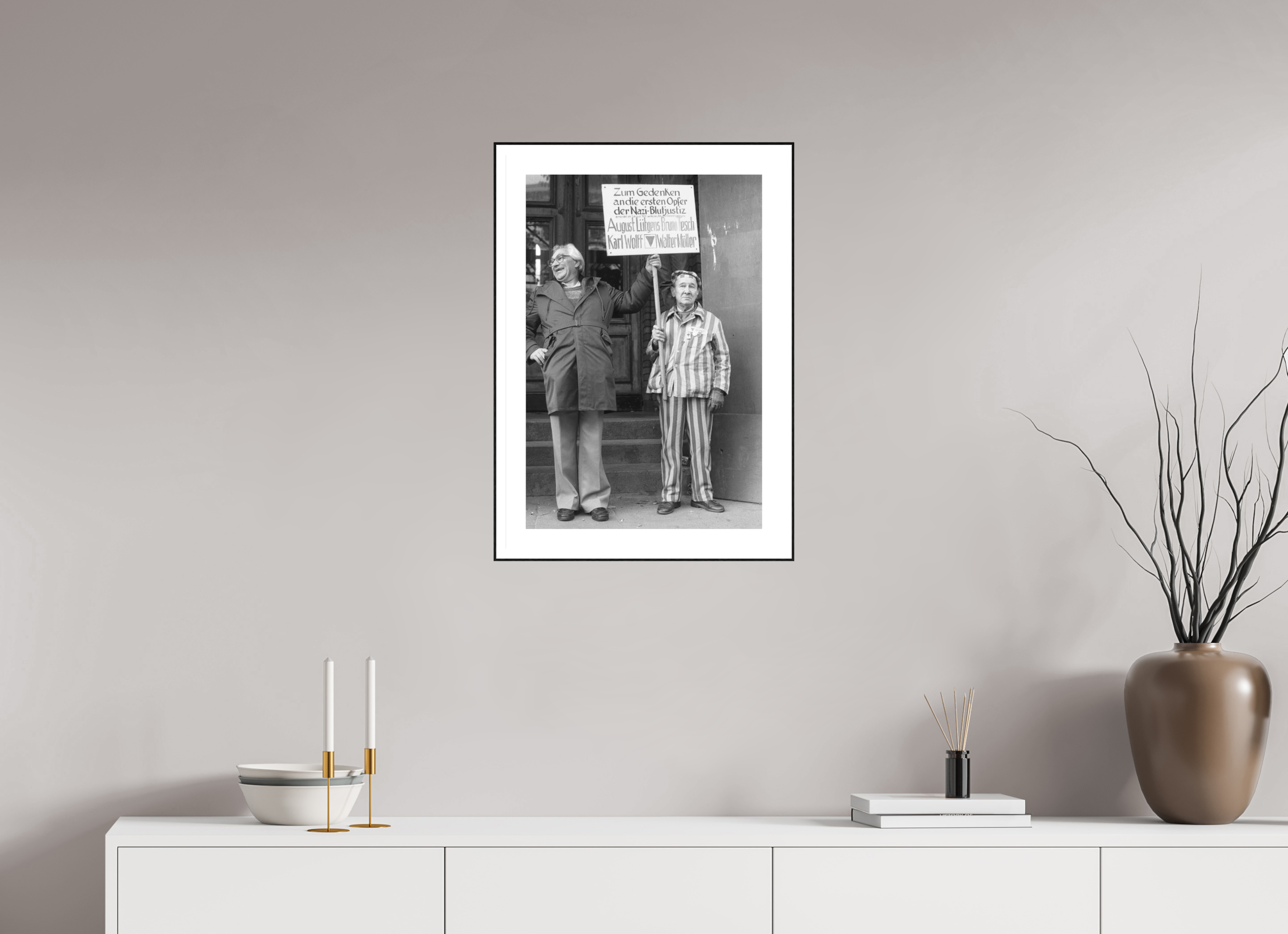 40 x 60 cm, 3b. Foto in ArtBox (4mm) mit Weißrand Johannes Hartmann: Opfer der NS-Justiz (S/W-Foto)