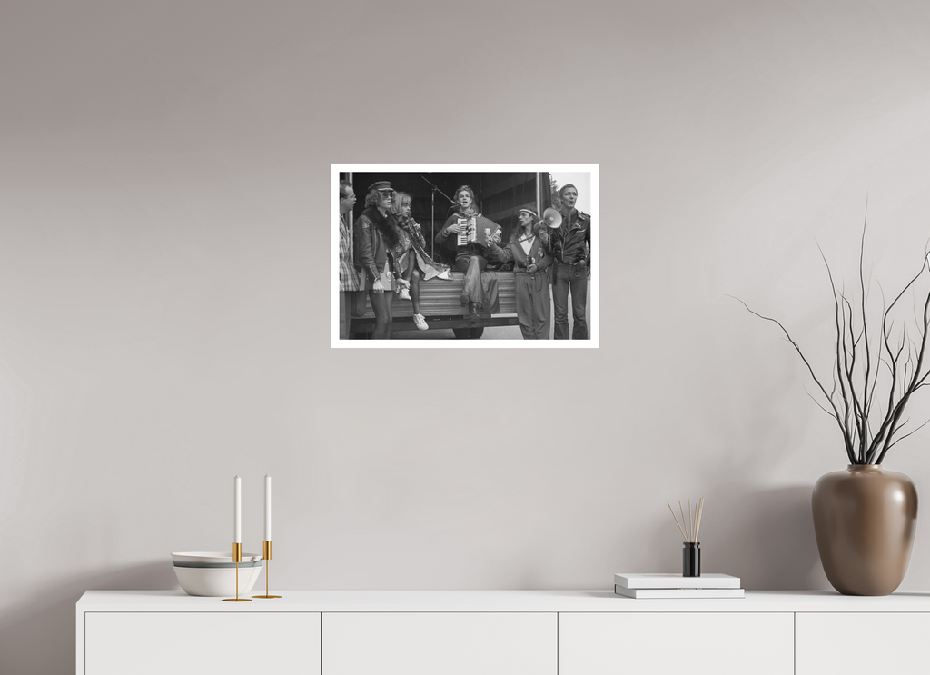 60 x 40 cm, 1. Foto mit Weißrand Johannes Hartmann: Christopher Street Day 1981 – 1 (S/W-Foto)