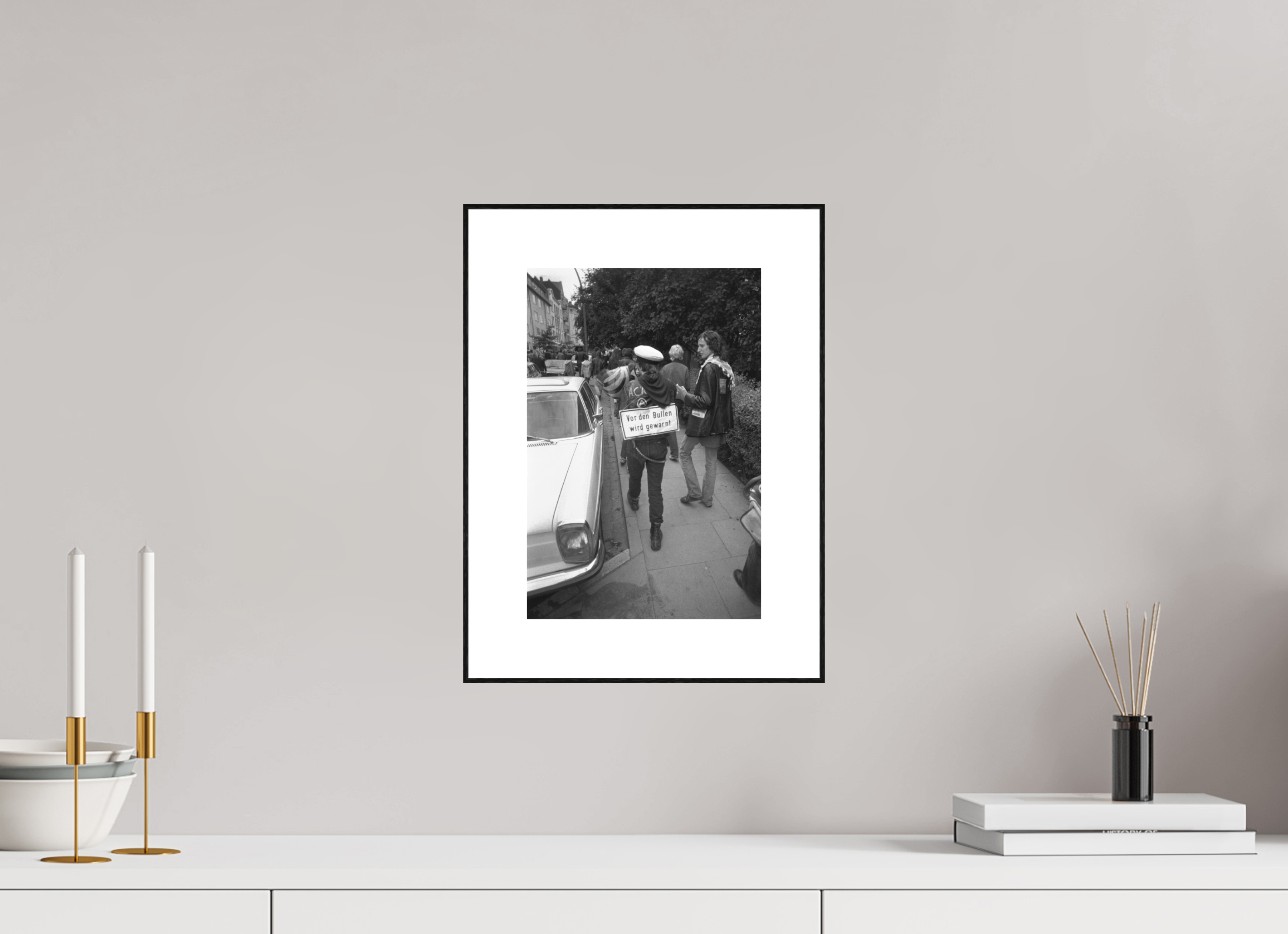 20 x 30 cm, 3b. Foto in ArtBox (4mm) mit Weißrand Johannes Hartmann: Vor den Bullen wird gewarnt (S/W-Foto)