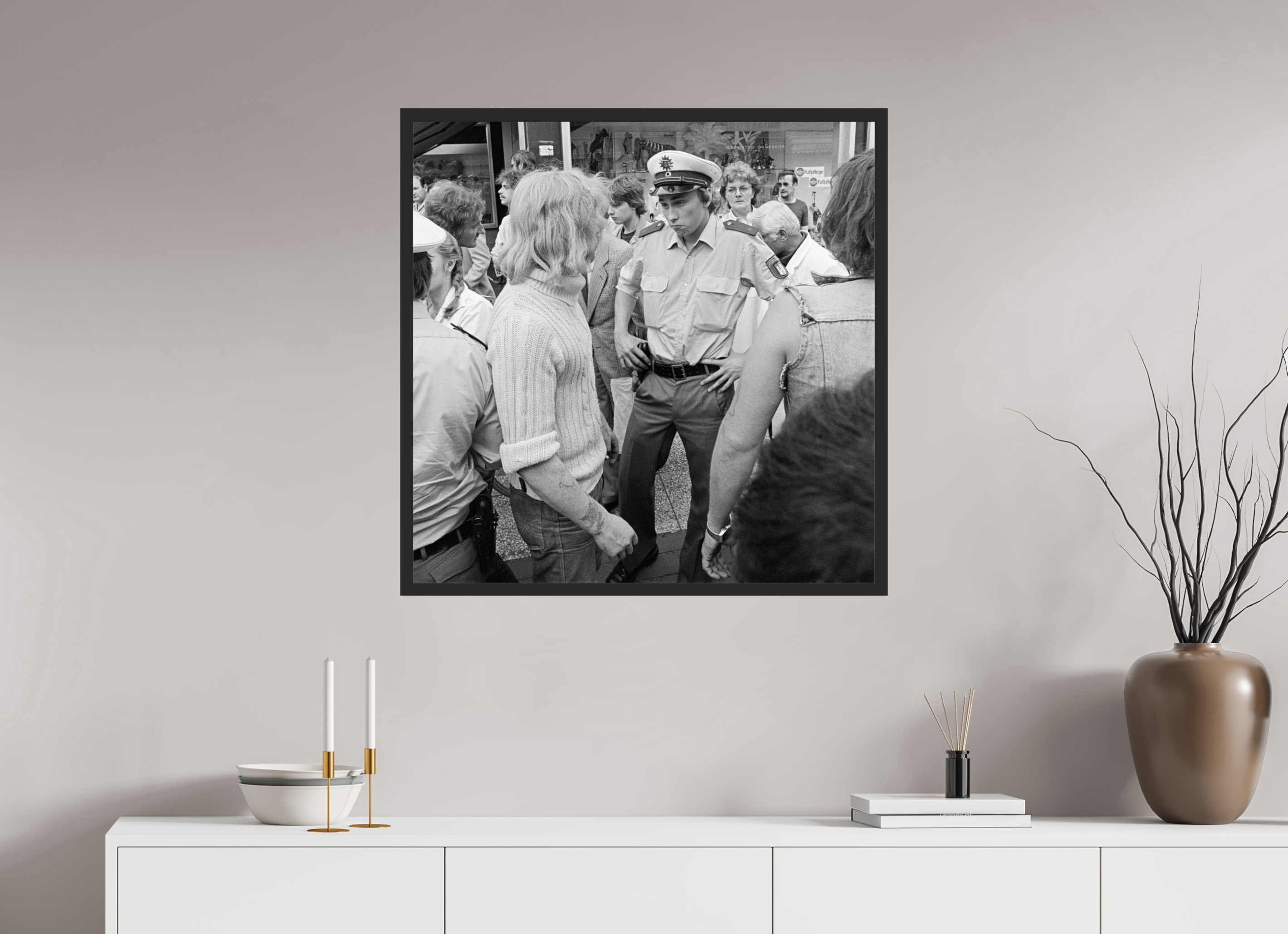 80 x 80 cm, 4a. Foto im Holz-Rahmen (20mm) Johannes Hartmann: Auge in Auge (S/W-Foto)