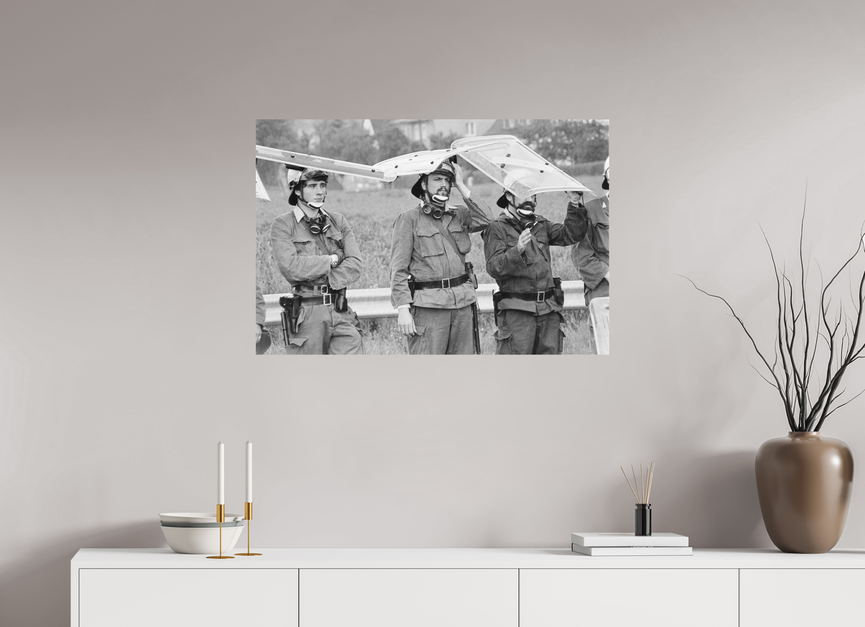 90 x 60 cm, 2. Foto auf Alu-Dibond Johannes Hartmann: Gefahr von oben... (S/W-Foto)