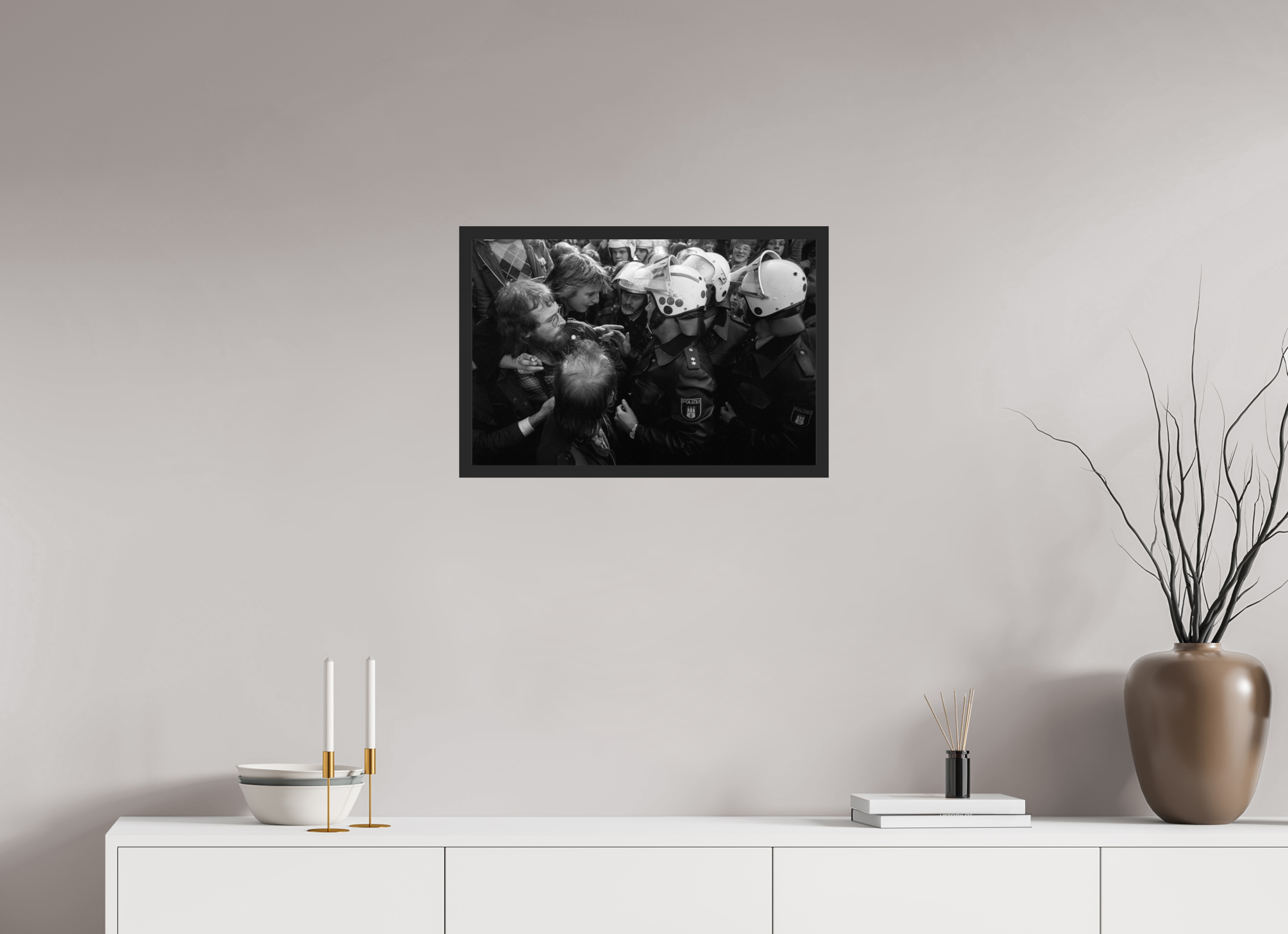 60 x 40 cm, 4a. Foto im Holz-Rahmen (20mm) Johannes Hartmann: Unerschrocken (S/W-Foto)