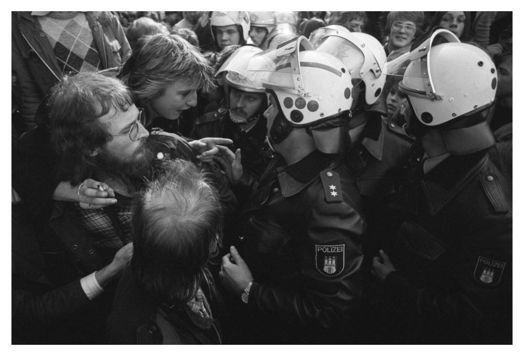 Main image Johannes Hartmann: Unerschrocken (S/W-Foto)