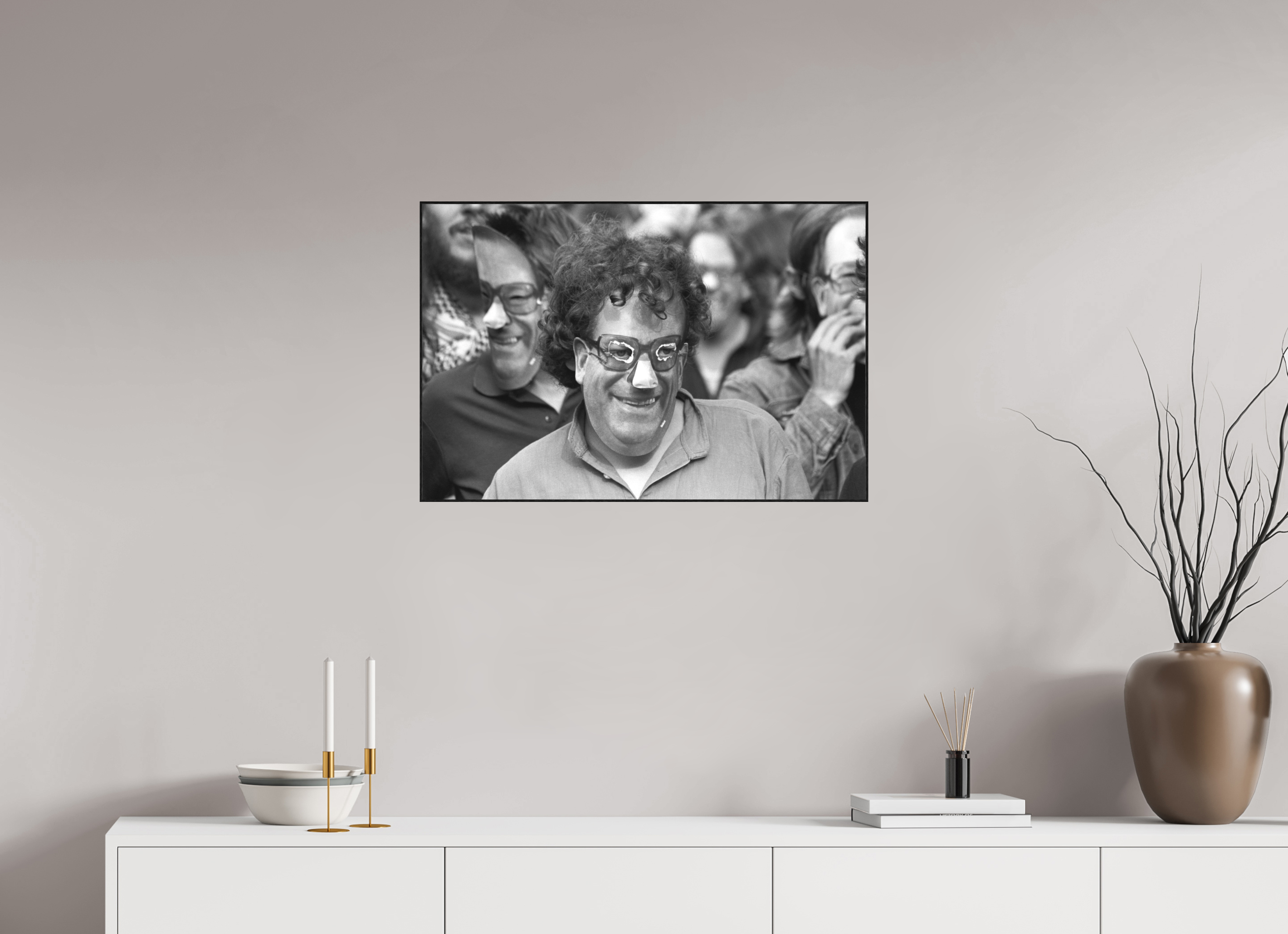 75 x 50 cm, 3a. Foto in ArtBox (4mm) Johannes Hartmann: Zimmermann-Masken (S/W-Foto)