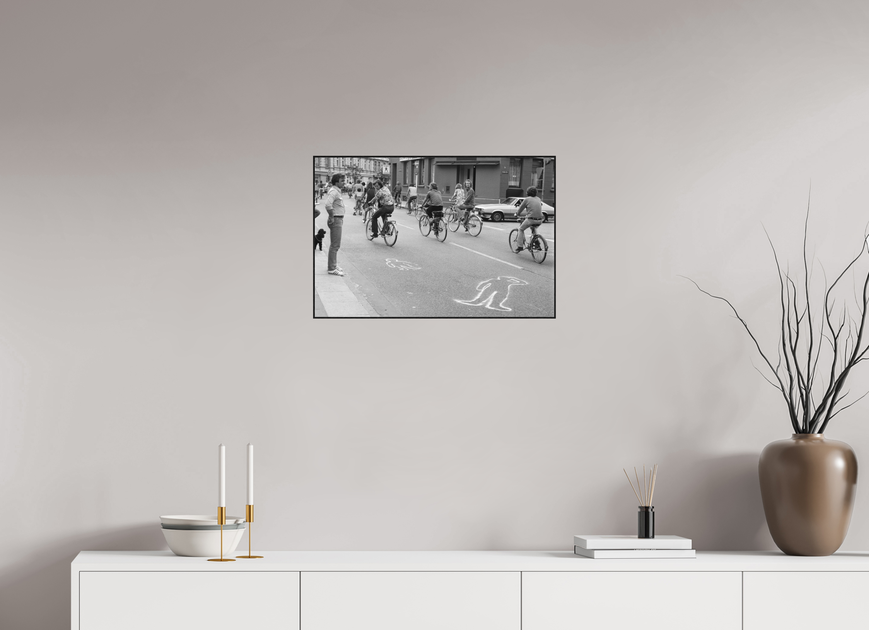 60 x 40 cm, 3a. Foto in ArtBox (4mm) Johannes Hartmann: Schleichen statt Leichen 2 (S/W-Foto)