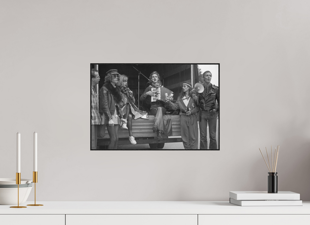 45 x 30 cm, 3a. Foto in ArtBox (4mm) Johannes Hartmann: Christopher Street Day 1981 – 1 (S/W-Foto)