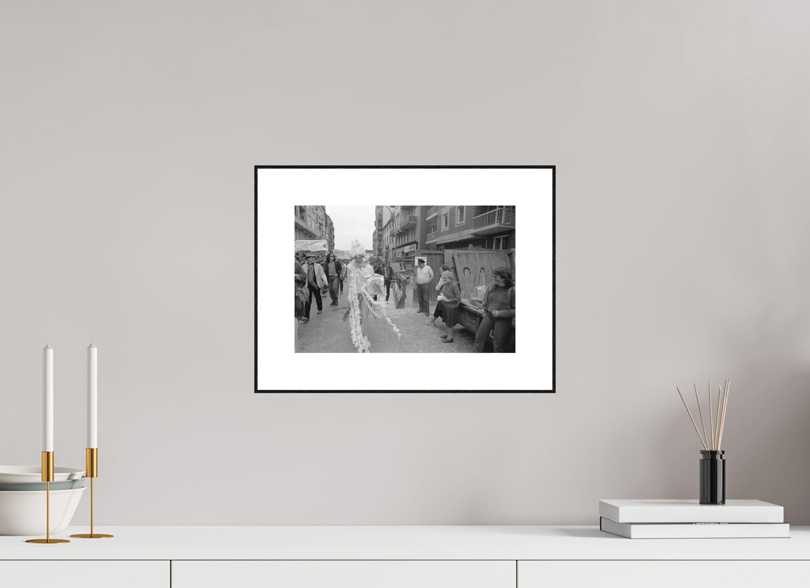 30 x 20 cm, 3b. Foto in ArtBox (4mm) mit Weißrand Johannes Hartmann: Christopher Street Day 2 (S/W-Foto)