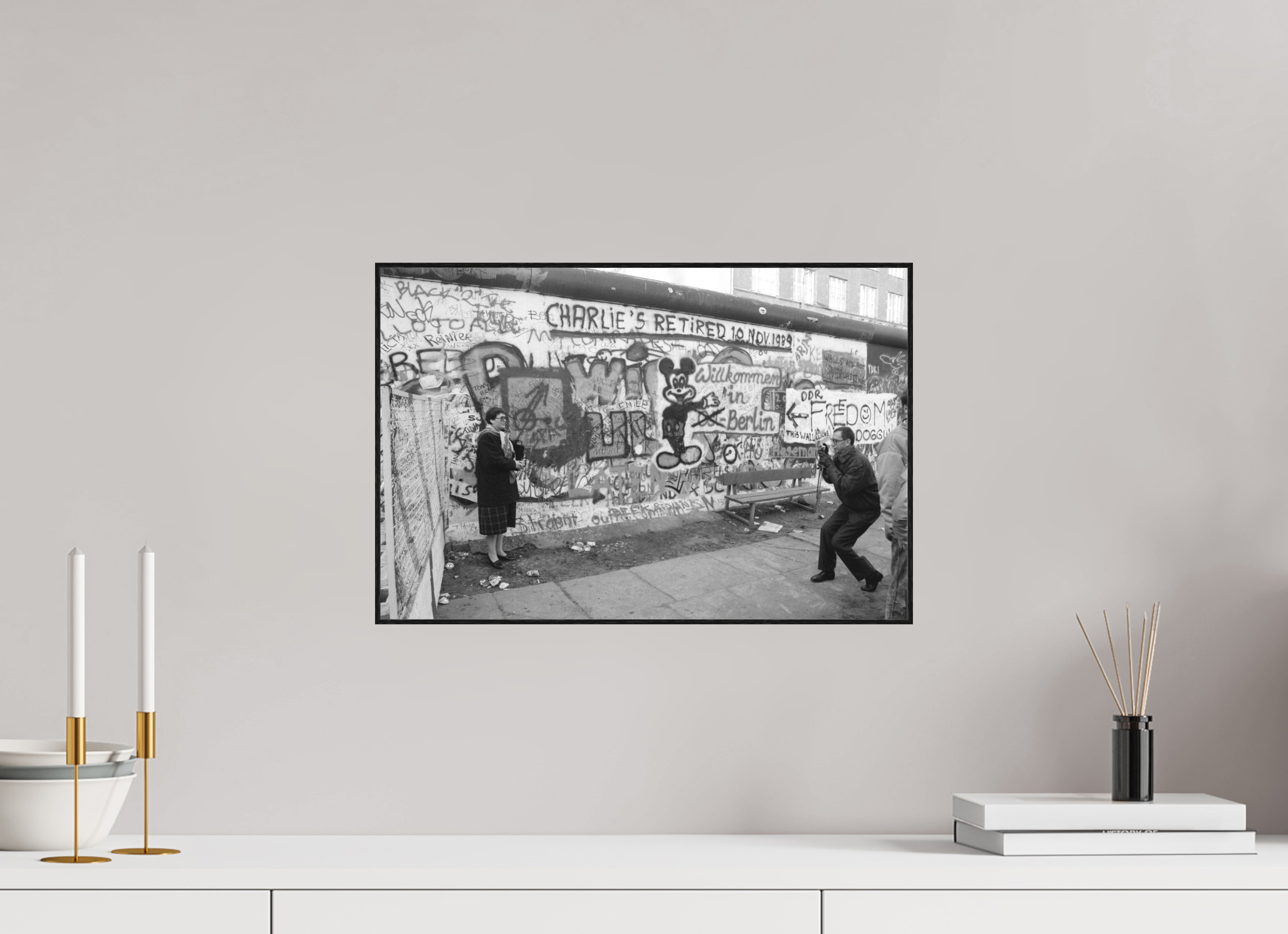 45 x 30 cm, 3a. Foto in ArtBox (4mm) Johannes Hartmann: Ein Schnappschuss für's Fotoalbum (S/W-Foto)