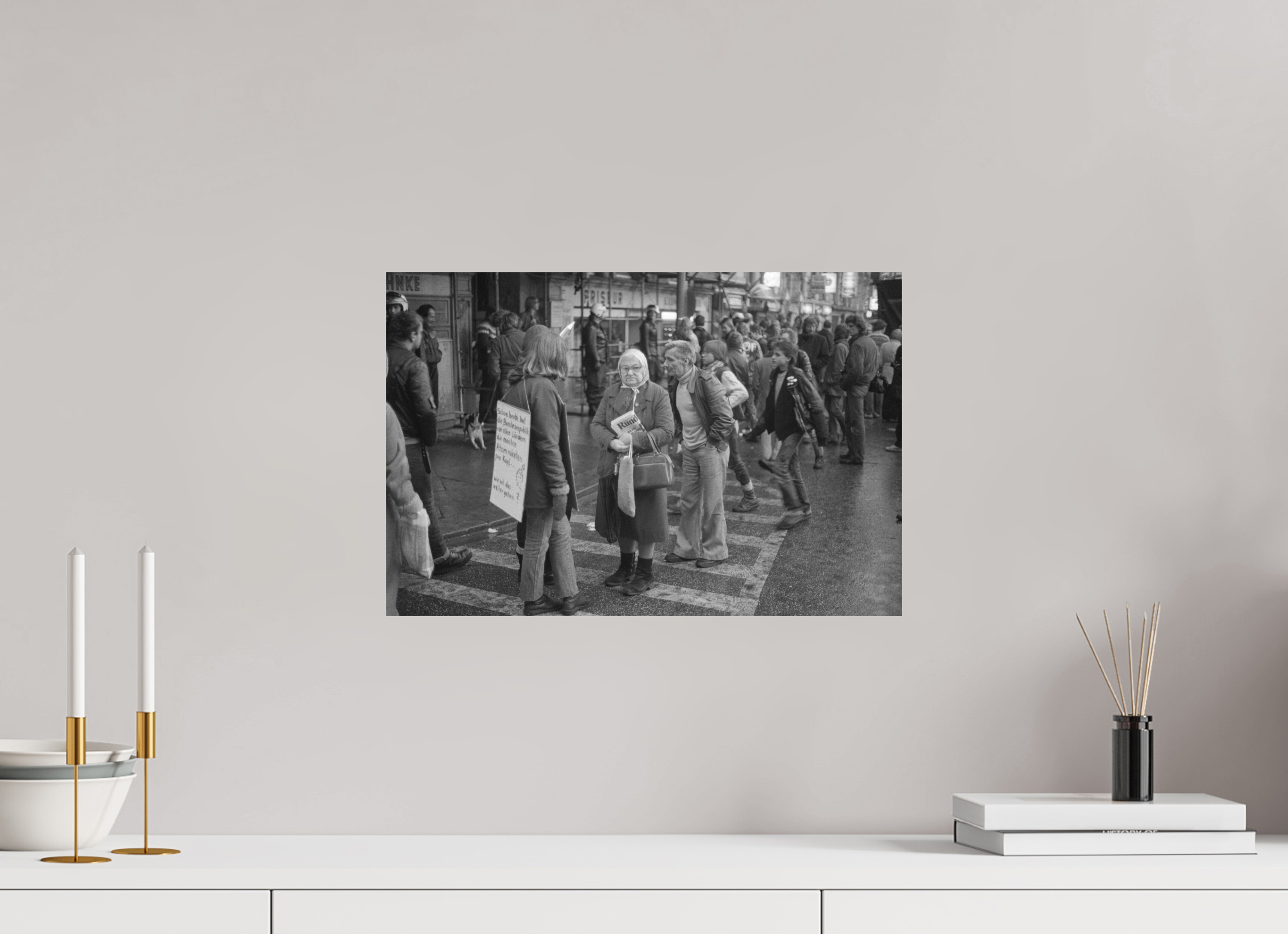 45 x 30 cm, 2. Foto auf Alu-Dibond Johannes Hartmann: Wie soll das weitergehen? (S/W-Foto)