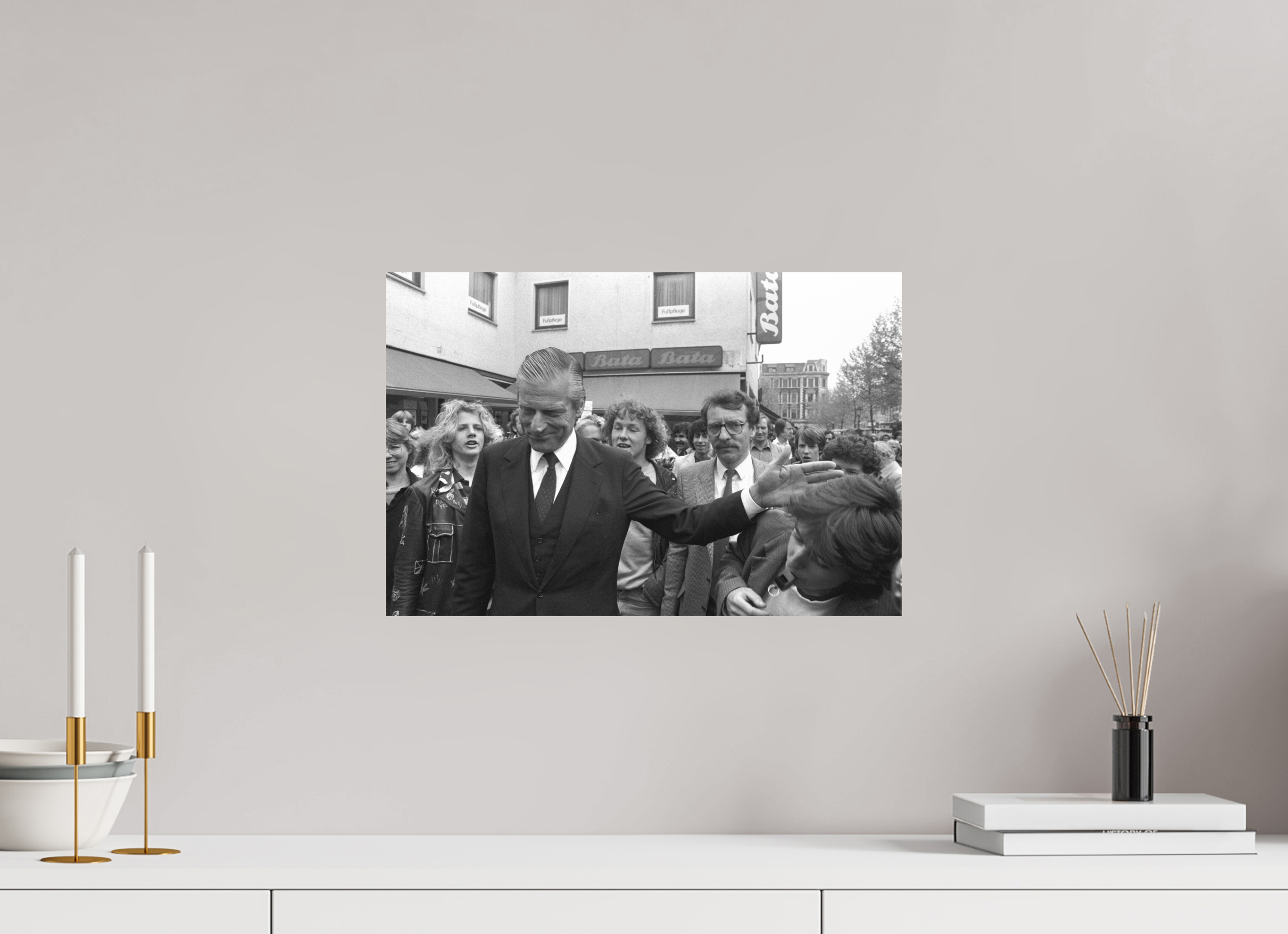 45 x 30 cm, 2. Foto auf Alu-Dibond Johannes Hartmann: Auftritt Walter Leisler-Kiep (S/W-Foto)