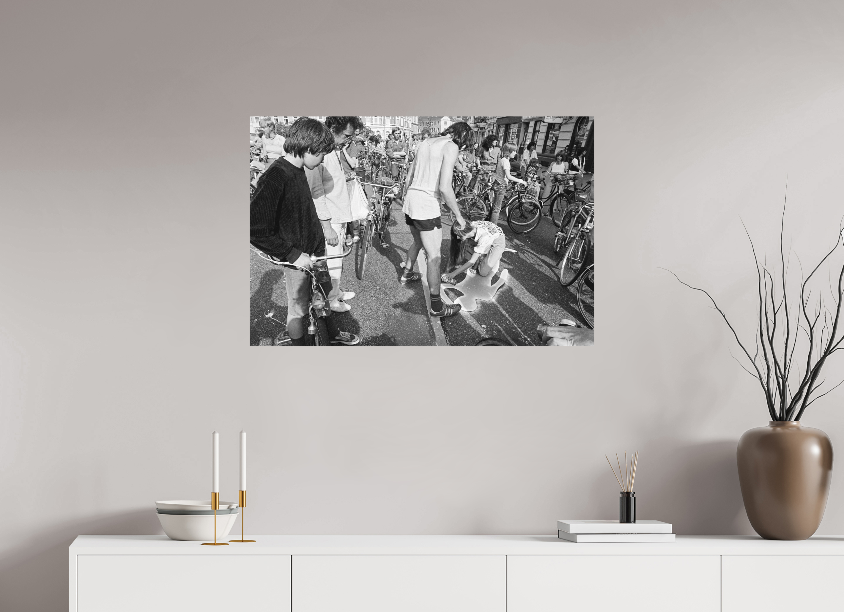 90 x 60 cm, 2. Foto auf Alu-Dibond Johannes Hartmann: Schleichen statt Leichen 1 (S/W-Foto)