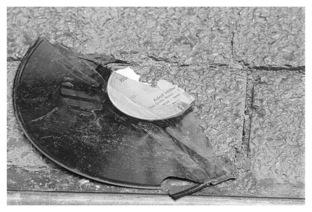 Main image Nie wieder… (3)