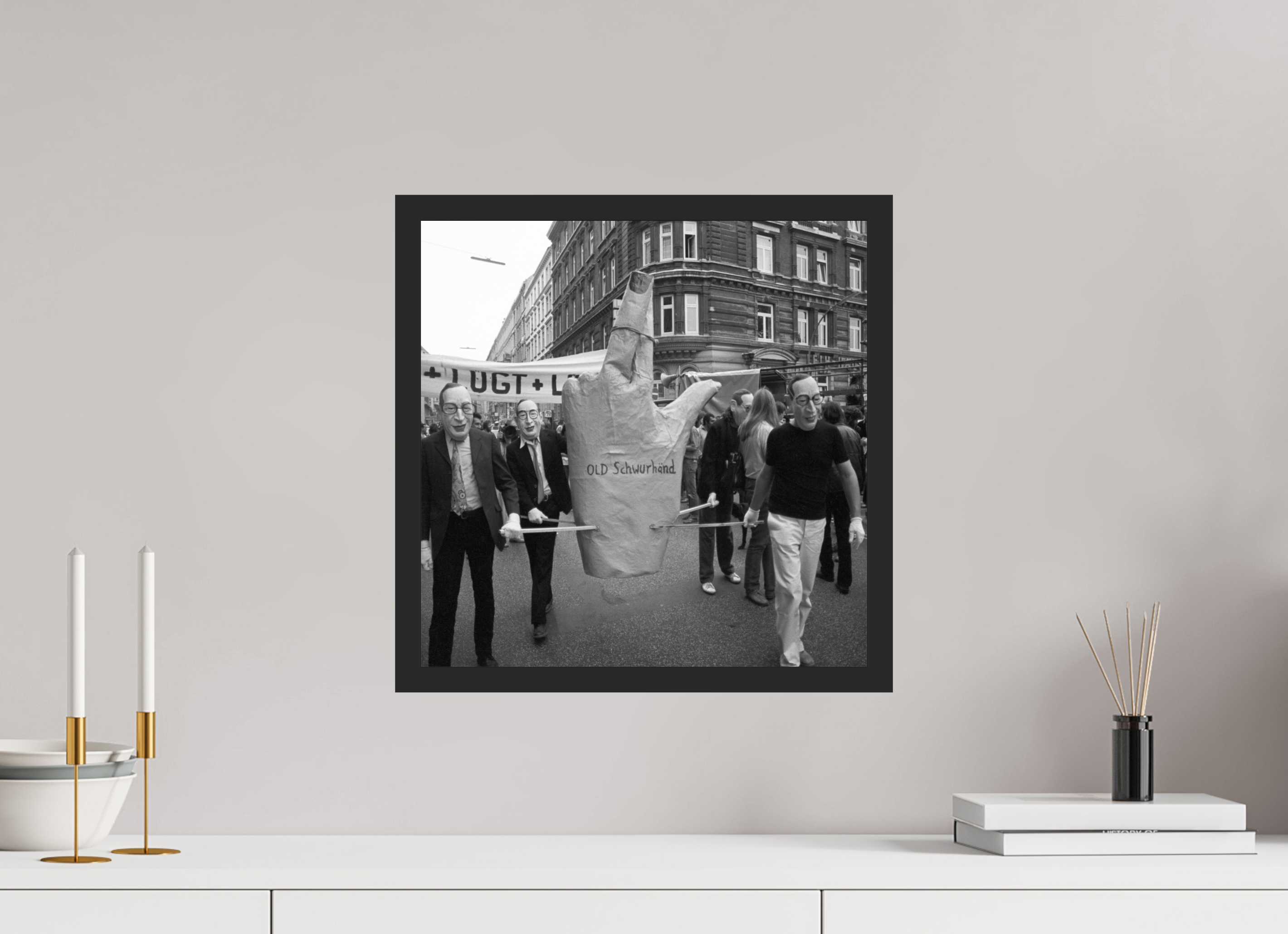 40 x 40 cm, 4a. Foto im Holz-Rahmen (20mm) Johannes Hartmann: Old Schwurhand (S/W-Foto)