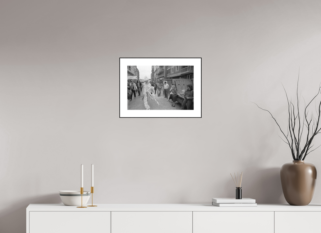 45 x 30 cm, 3b. Foto in ArtBox (4mm) mit Weißrand Johannes Hartmann: Christopher Street Day 2 (S/W-Foto)