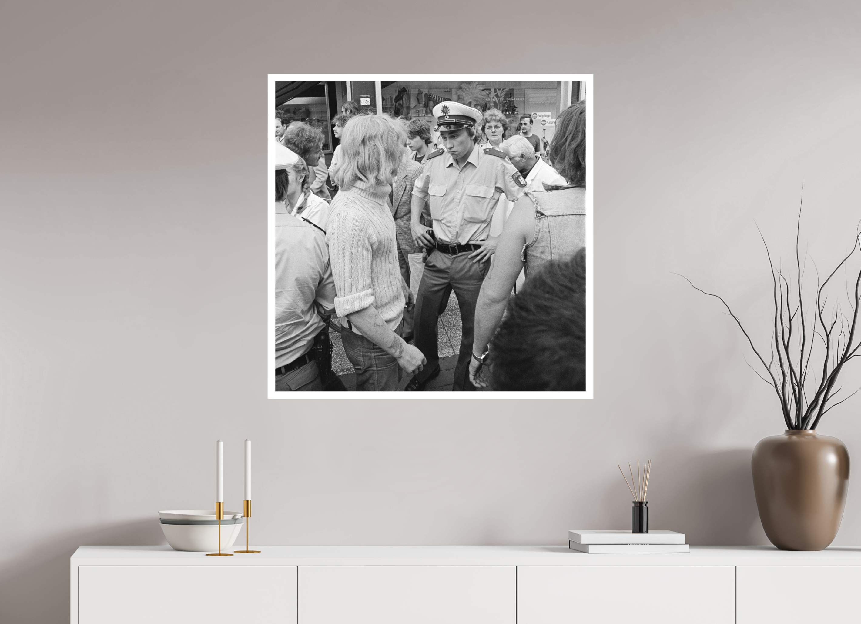 80 x 80 cm, 1. Foto mit Weißrand Johannes Hartmann: Auge in Auge (S/W-Foto)